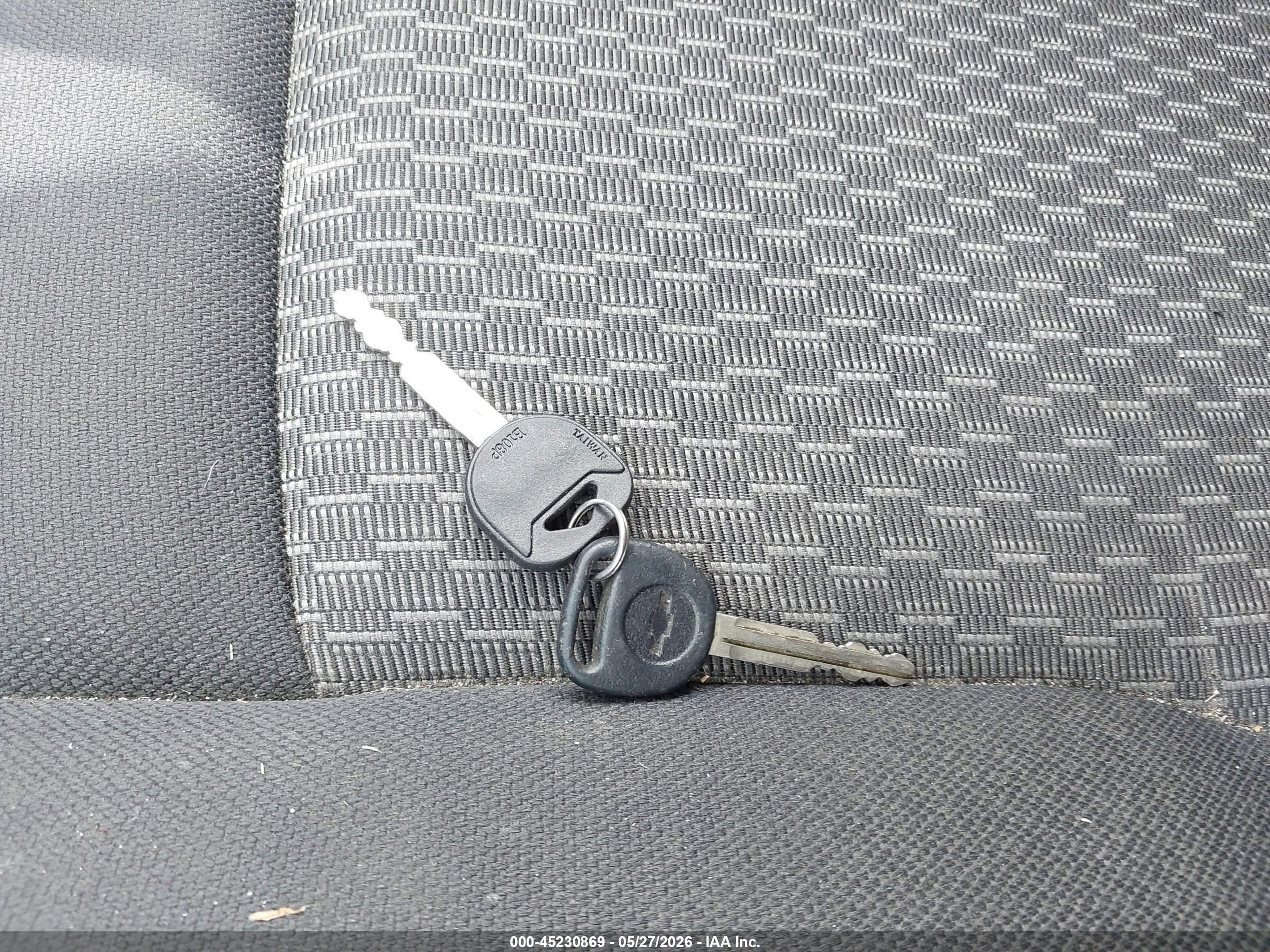 CHEVROLET COLORADO image 11