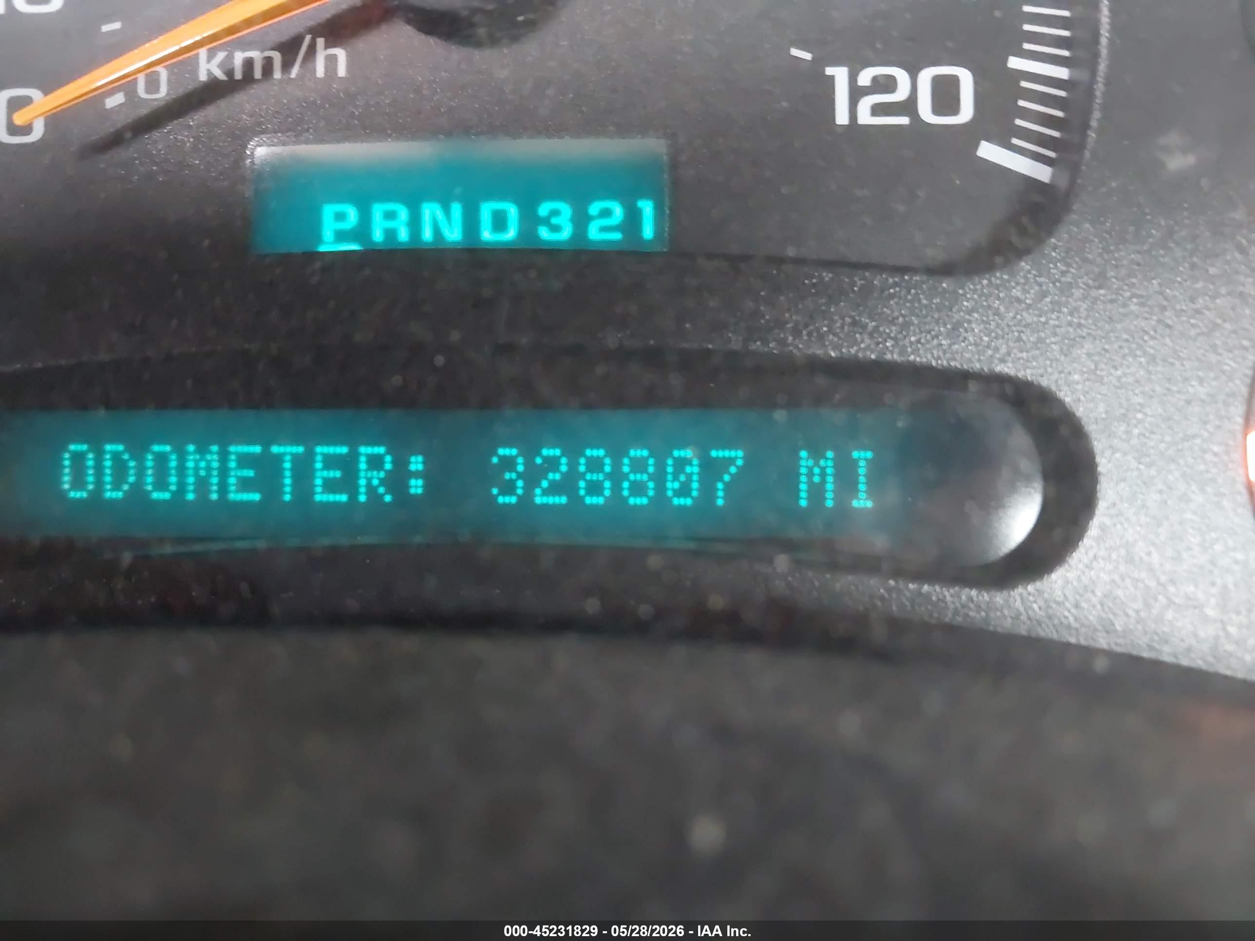 CHEVROLET SILVERADO image 7