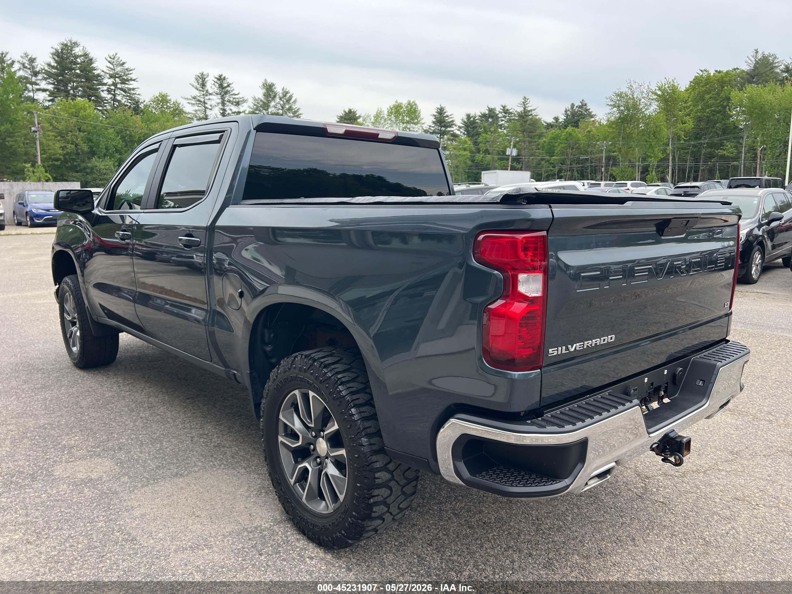 CHEVROLET SILVERADO image 3