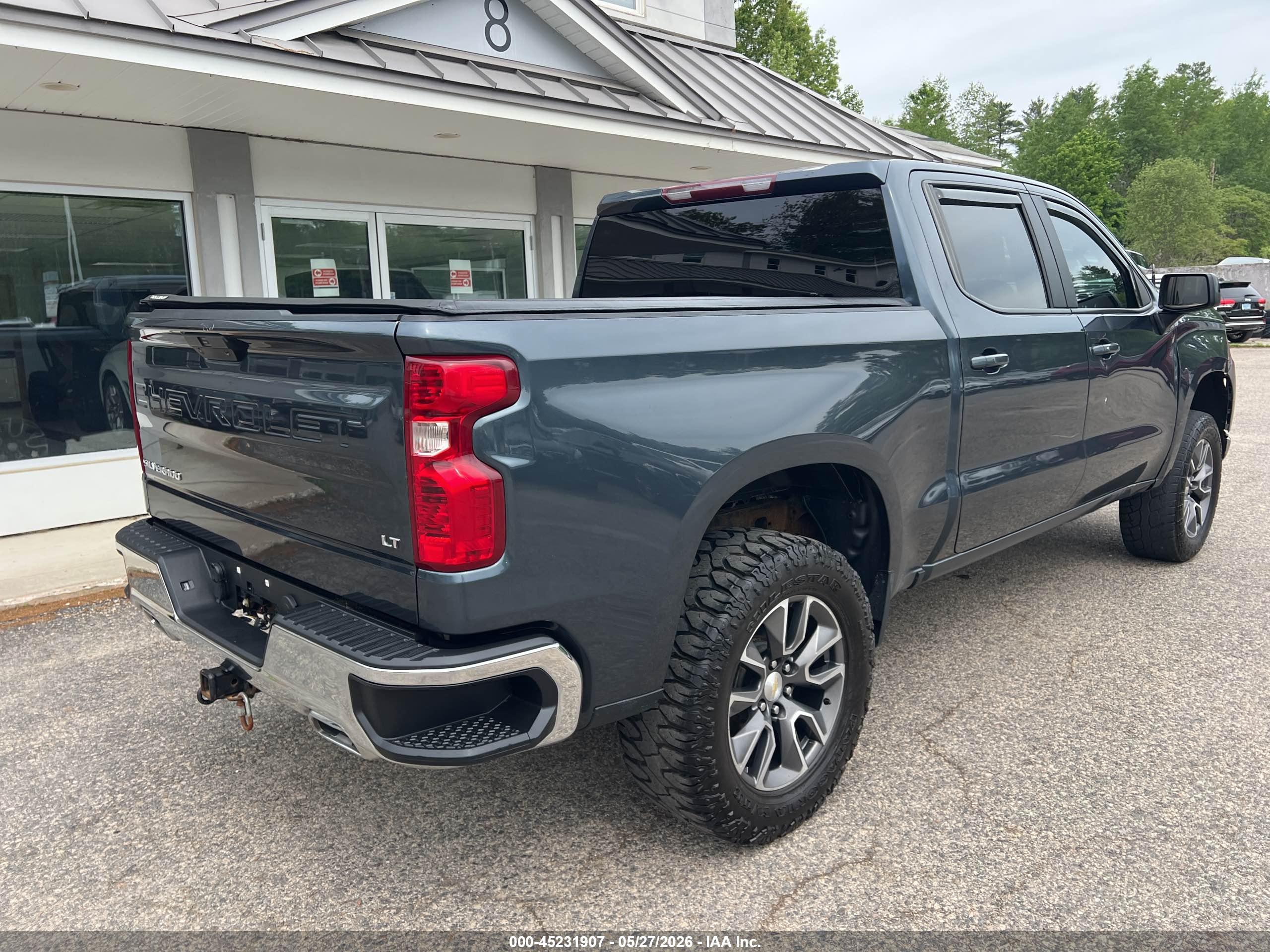 CHEVROLET SILVERADO image 4