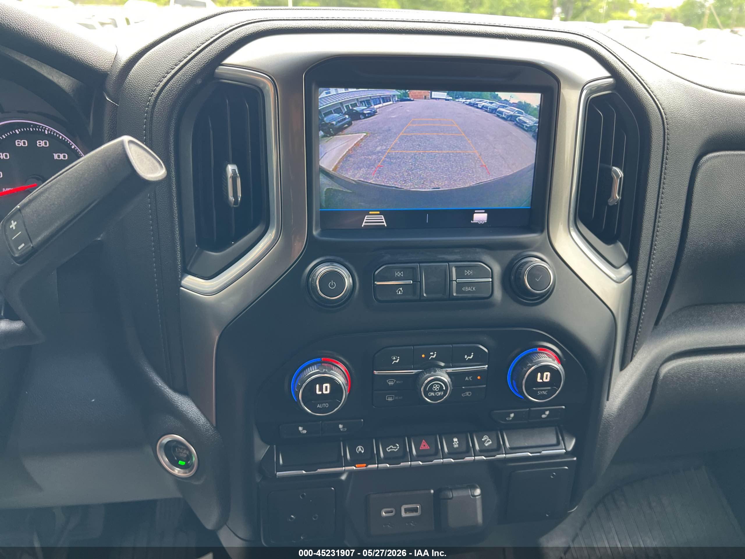 CHEVROLET SILVERADO image 6