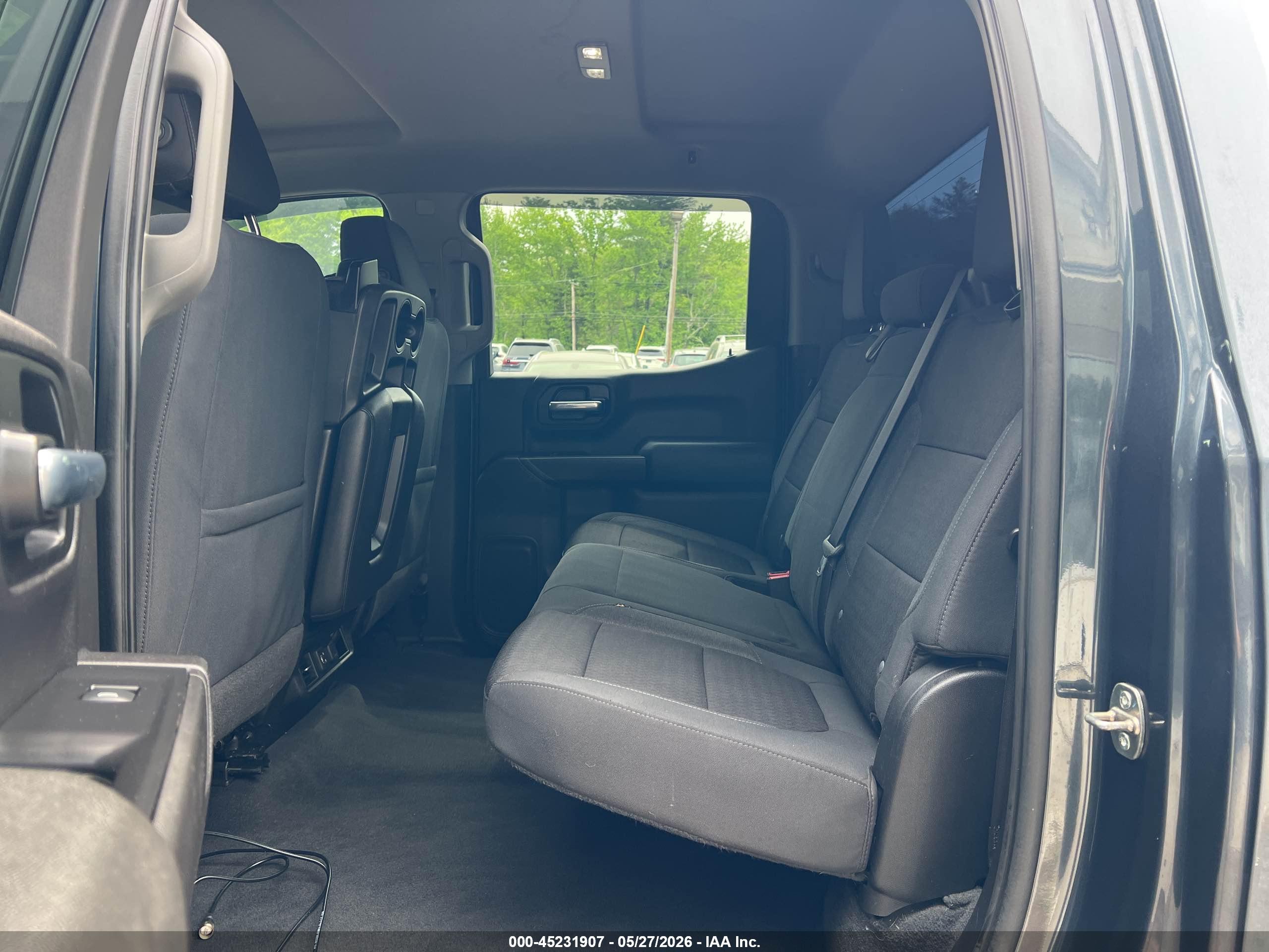 CHEVROLET SILVERADO image 8
