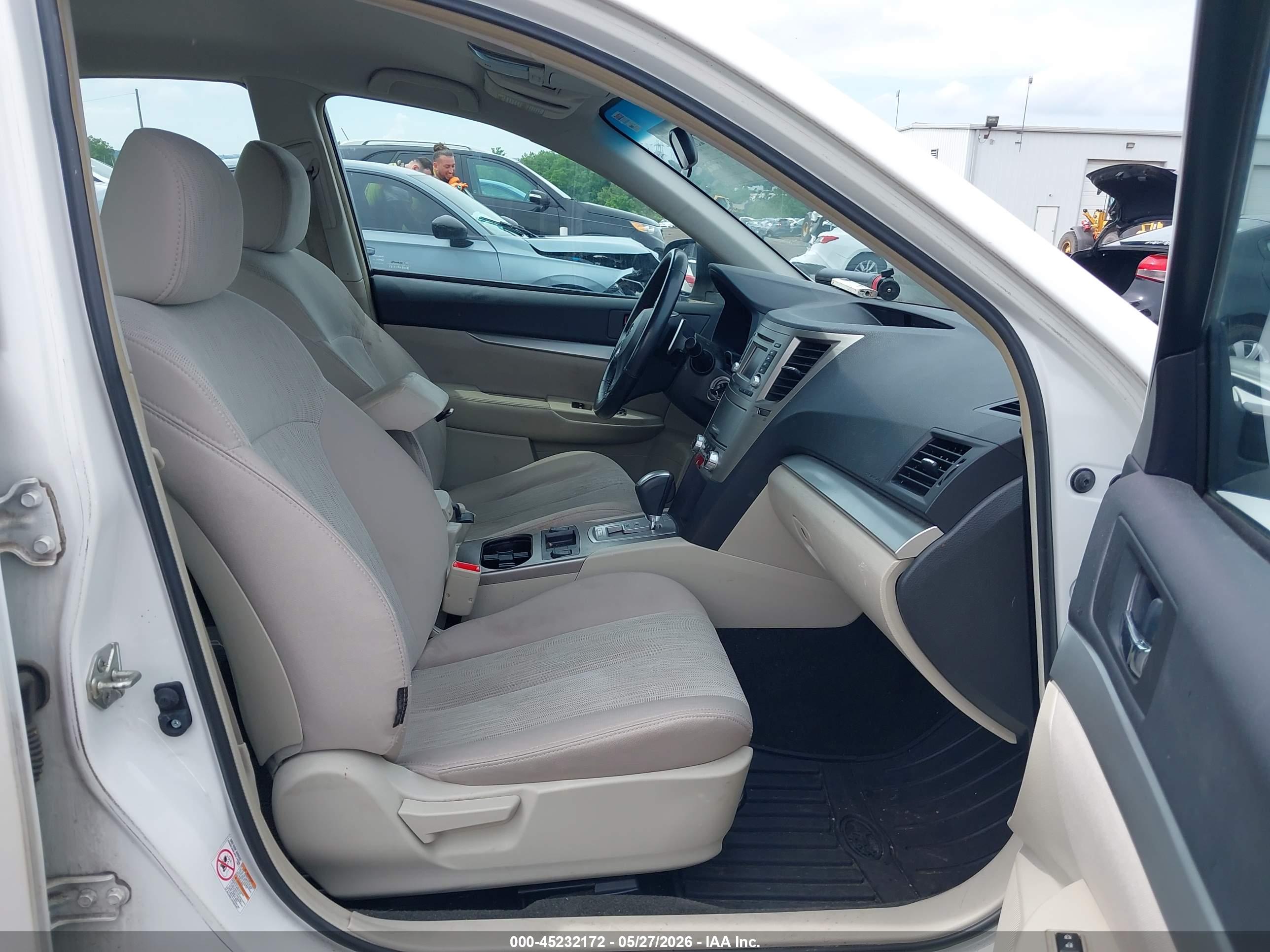 SUBARU LEGACY image 5