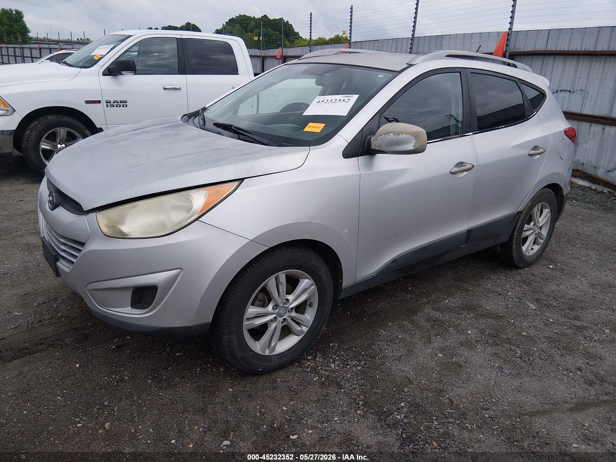HYUNDAI TUCSON image 2