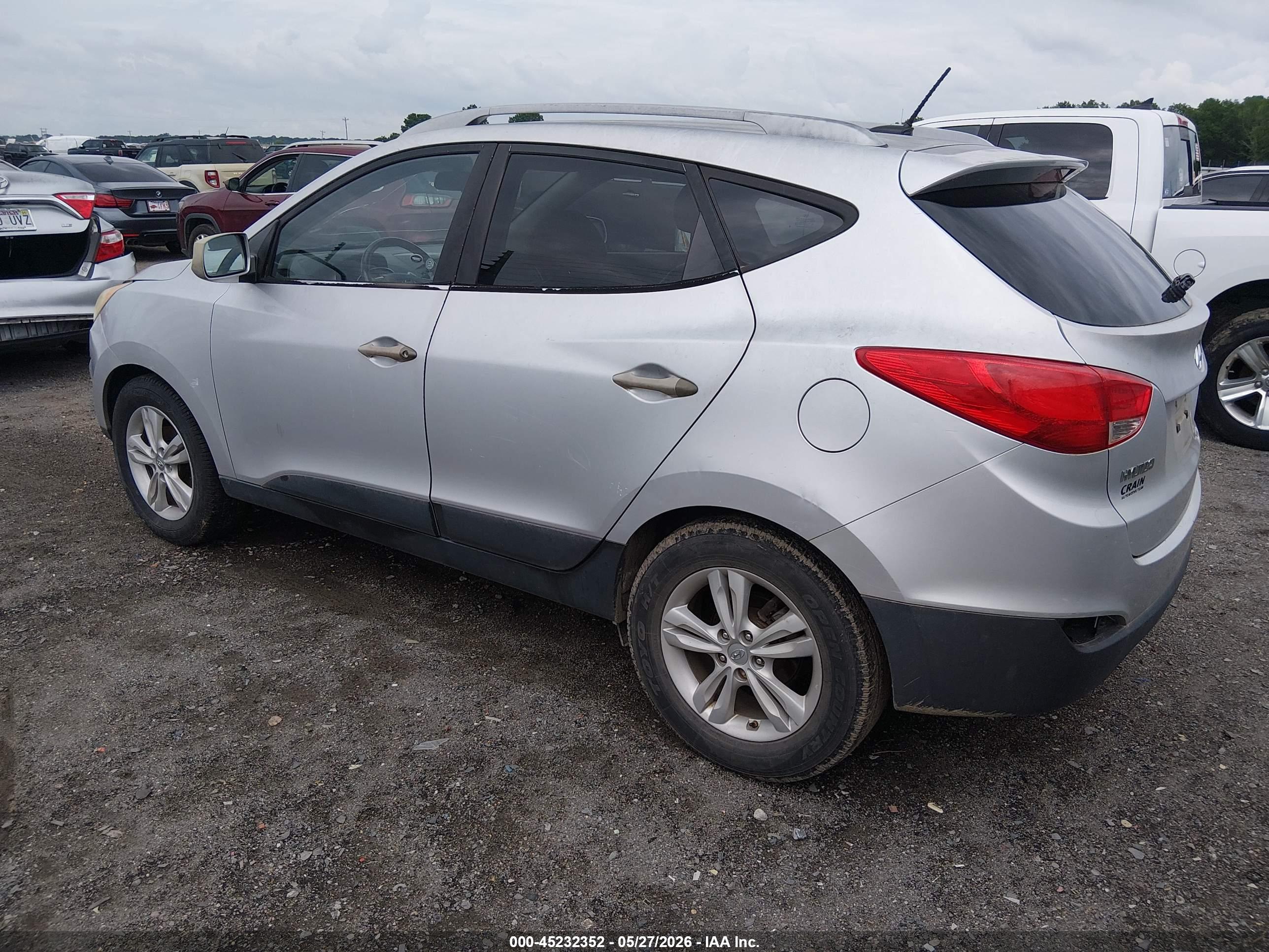 HYUNDAI TUCSON image 3