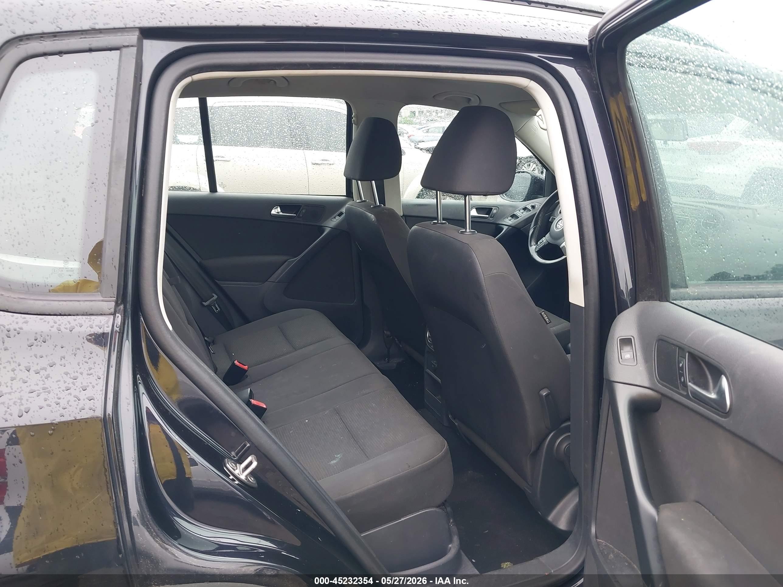 VOLKSWAGEN TIGUAN image 8