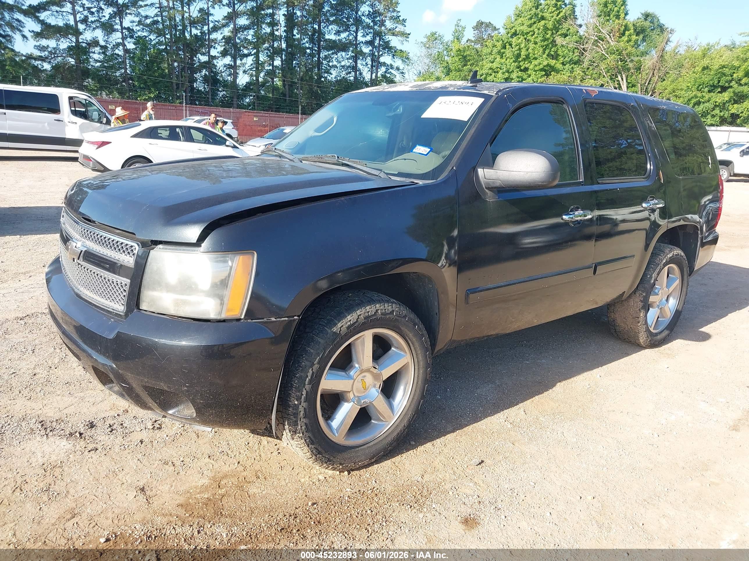 CHEVROLET TAHOE image 2