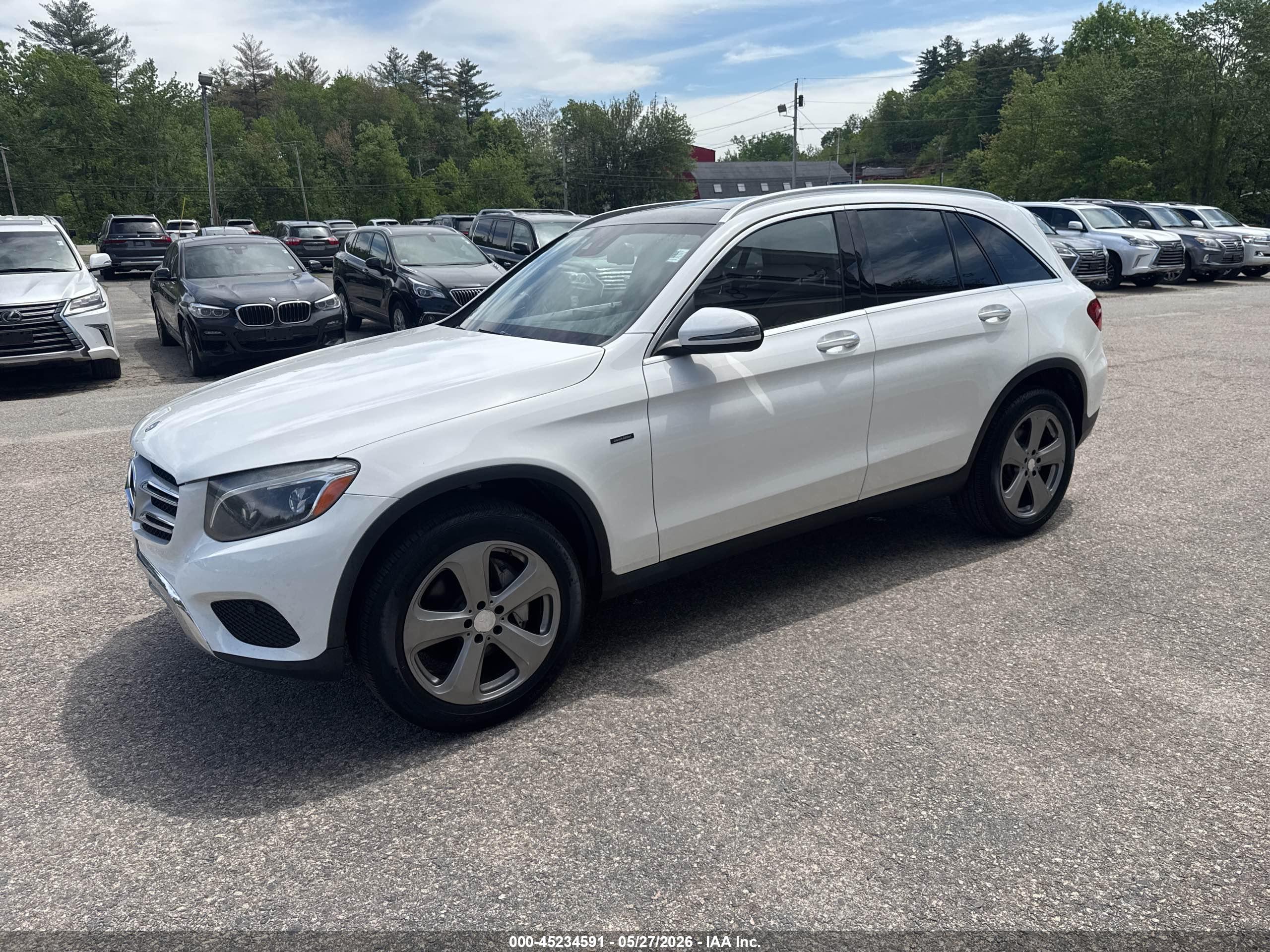 MERCEDES-BENZ GLC image 2