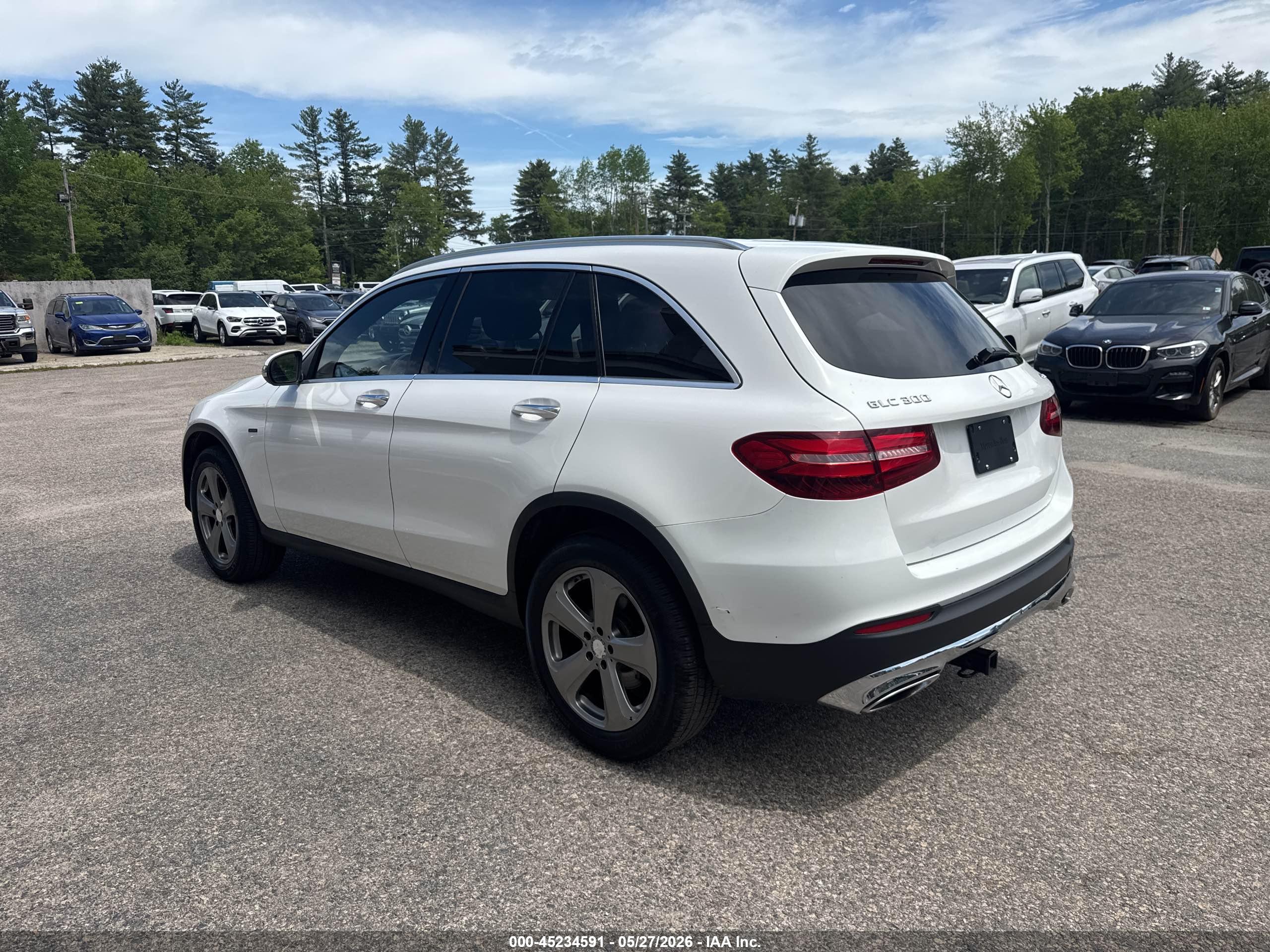 MERCEDES-BENZ GLC image 3