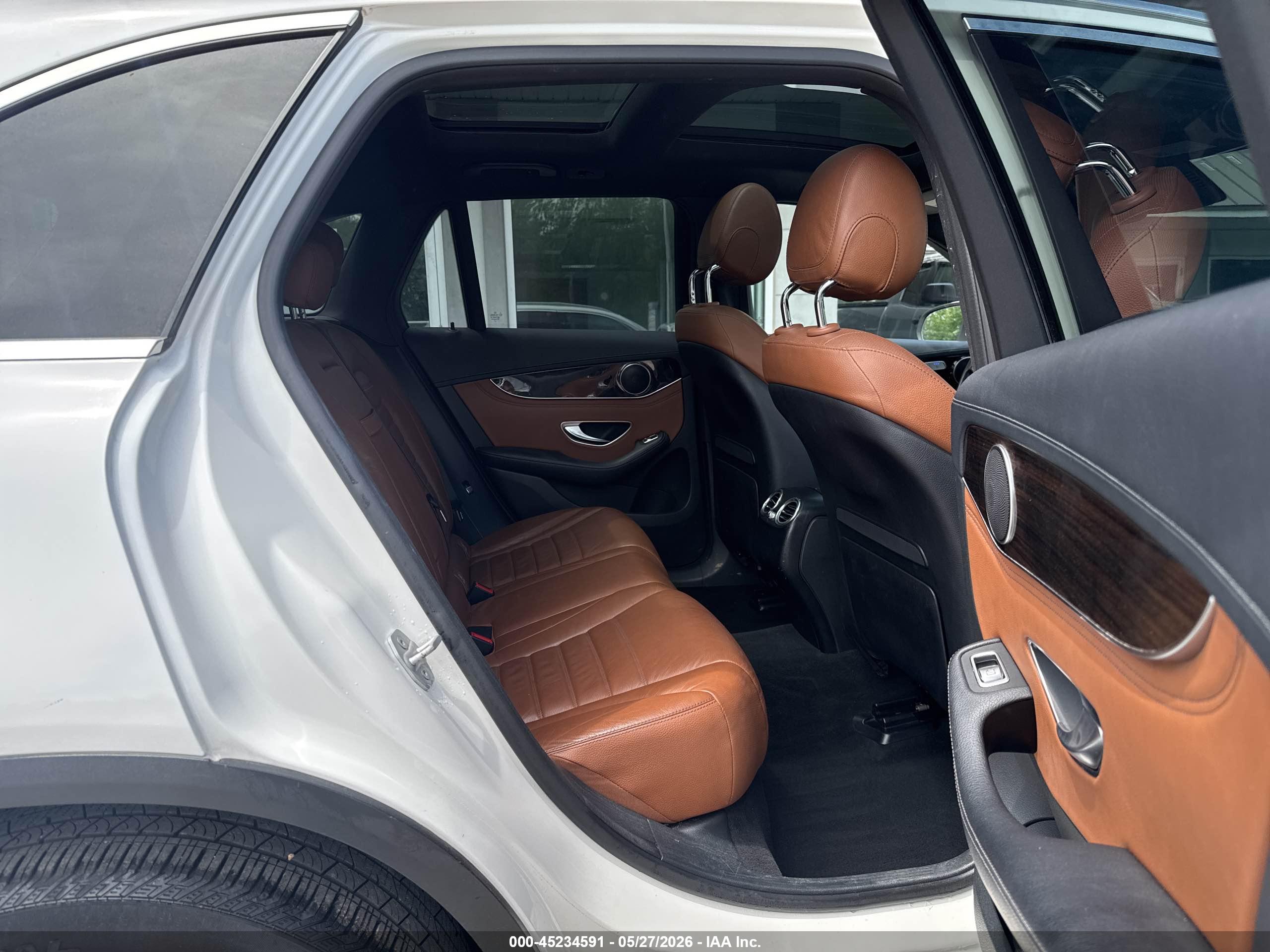 MERCEDES-BENZ GLC image 8