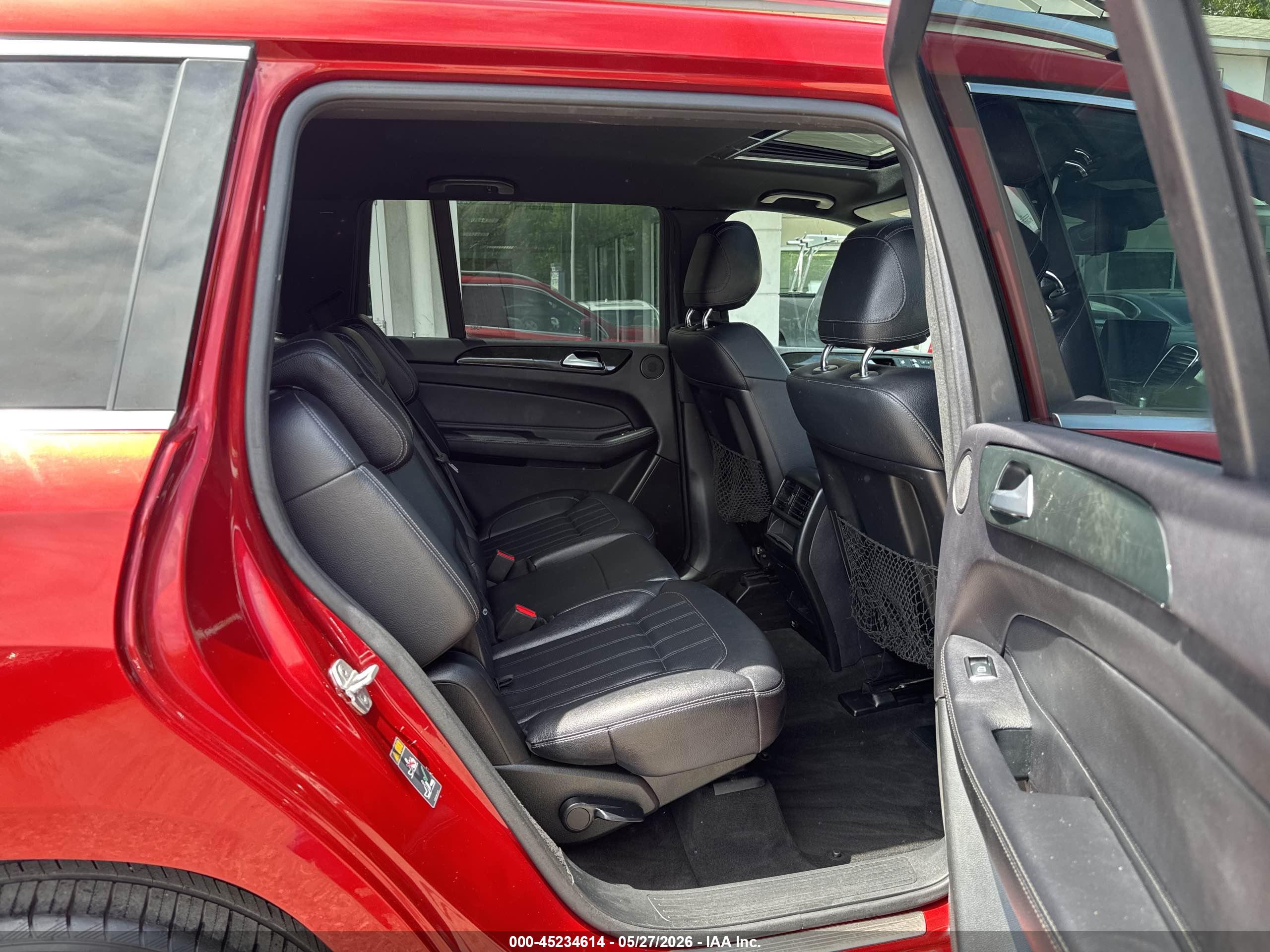 MERCEDES-BENZ GLS image 8