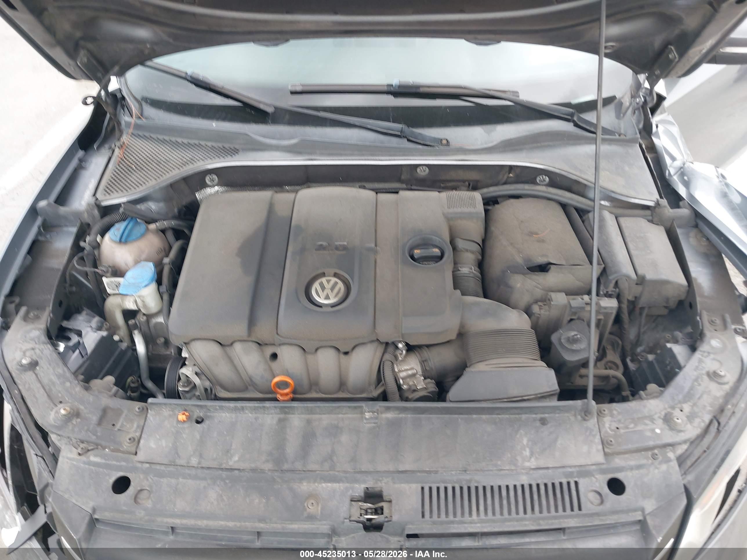 VOLKSWAGEN PASSAT image 10