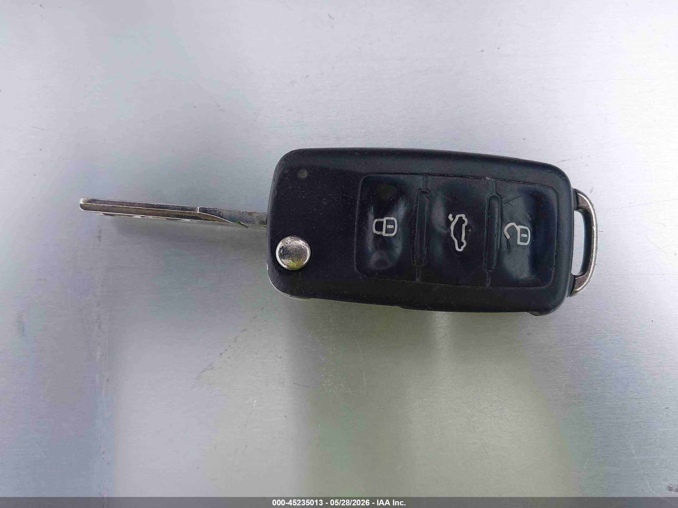 VOLKSWAGEN PASSAT image 11