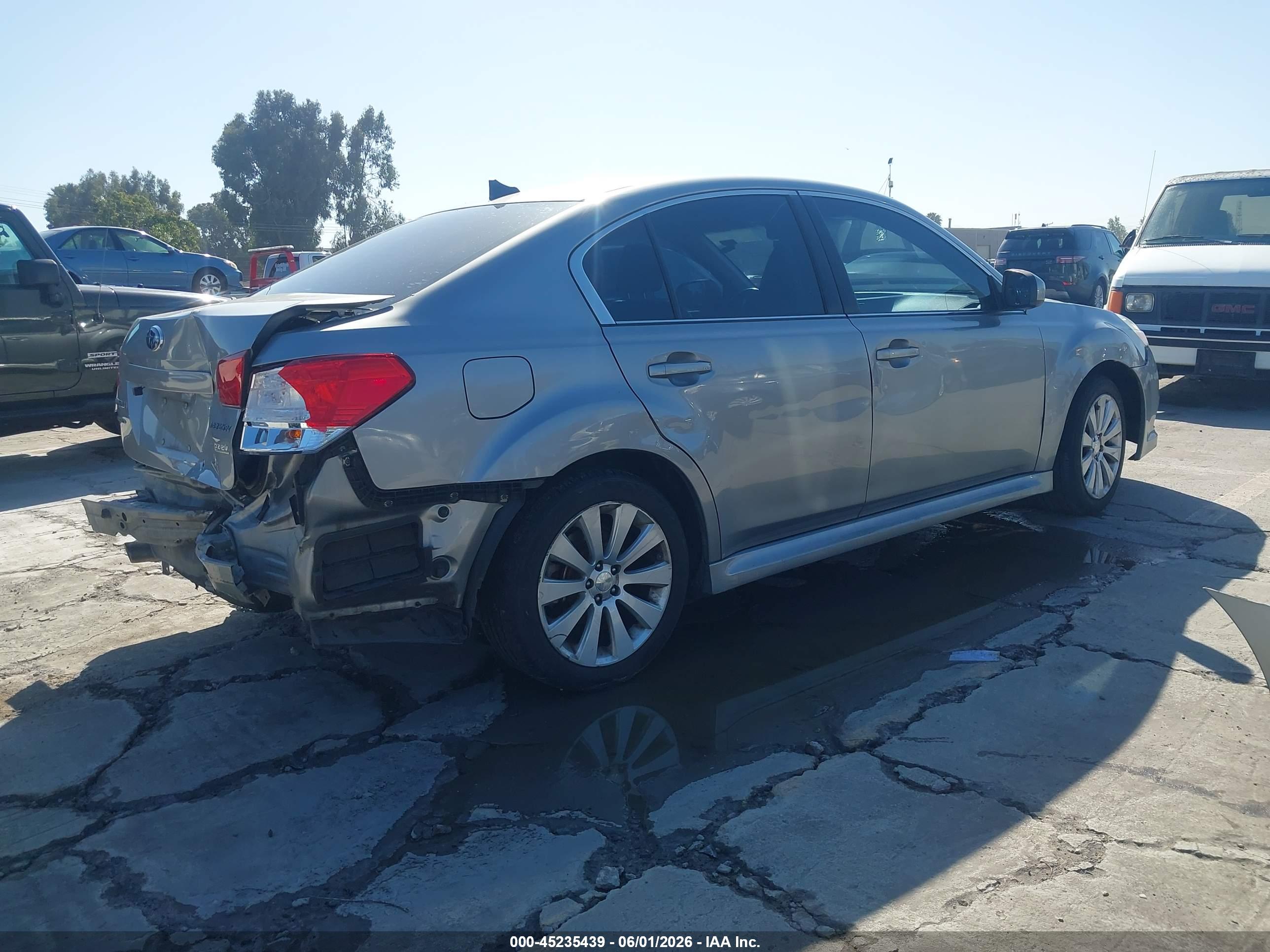 SUBARU LEGACY image 4