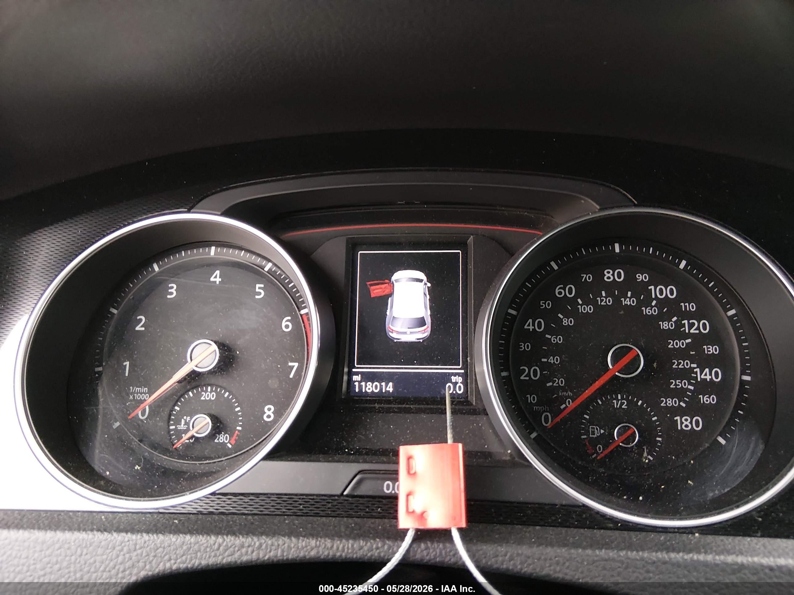 VOLKSWAGEN GOLF image 7