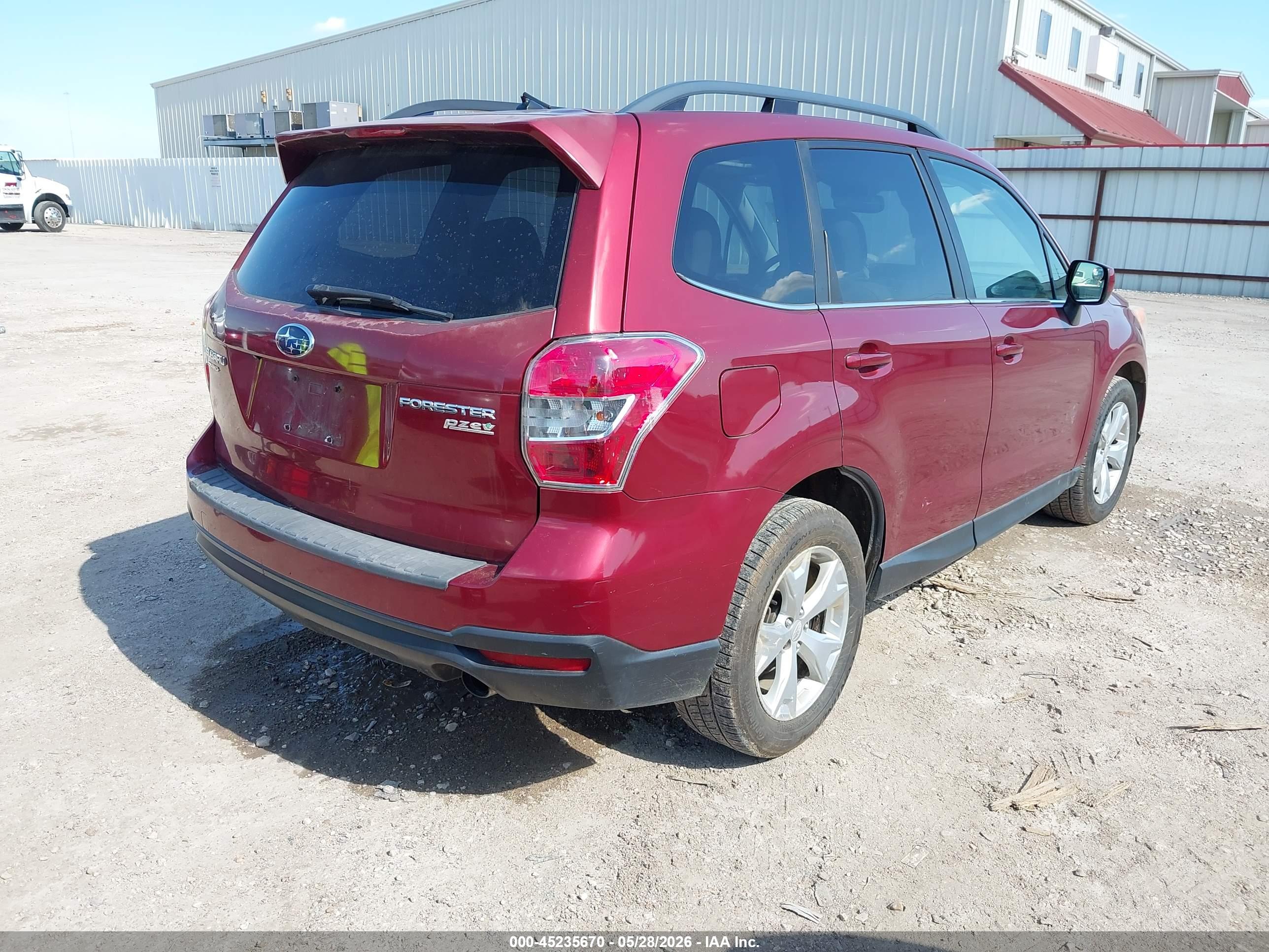 SUBARU FORESTER image 4