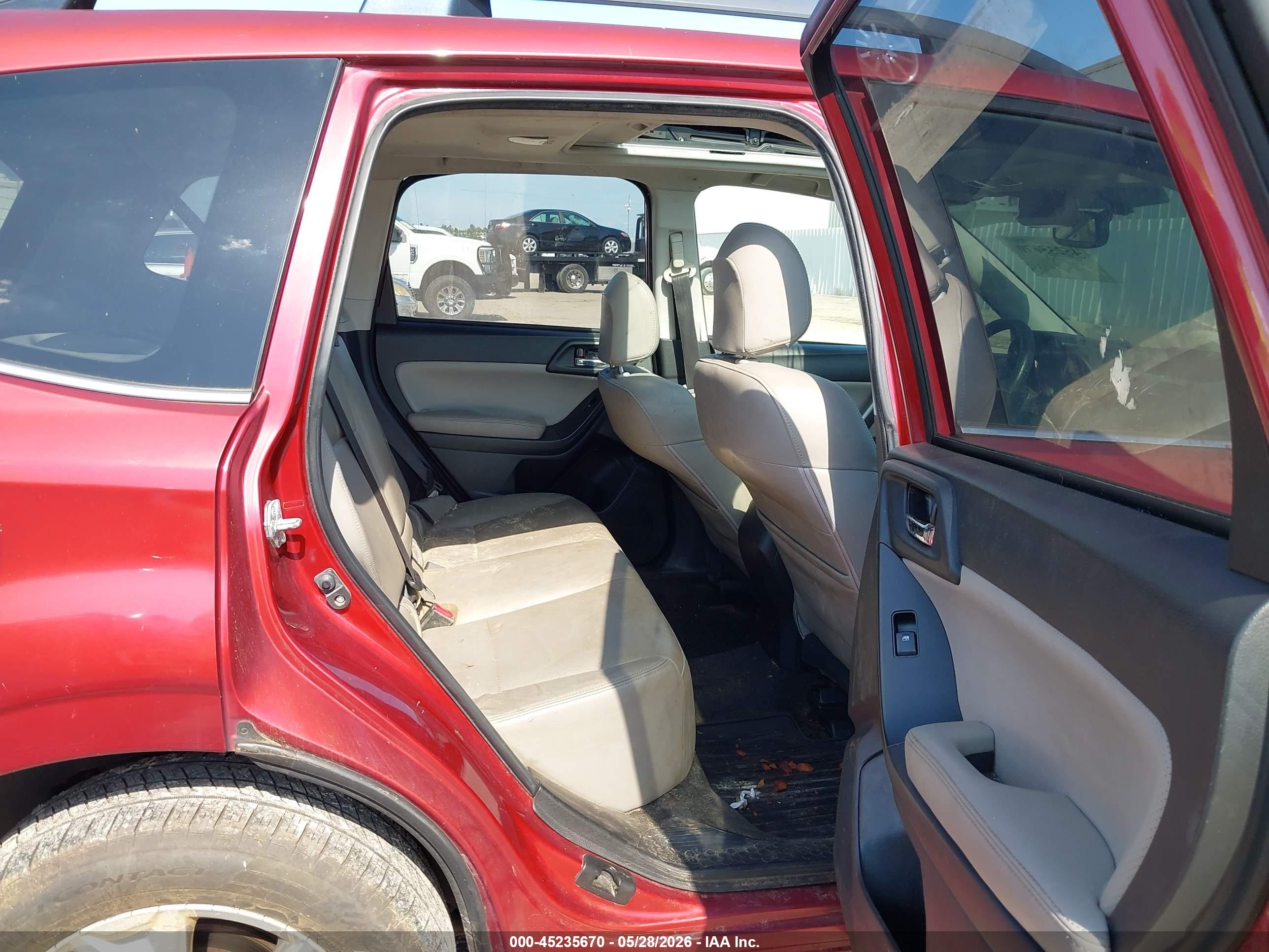 SUBARU FORESTER image 8