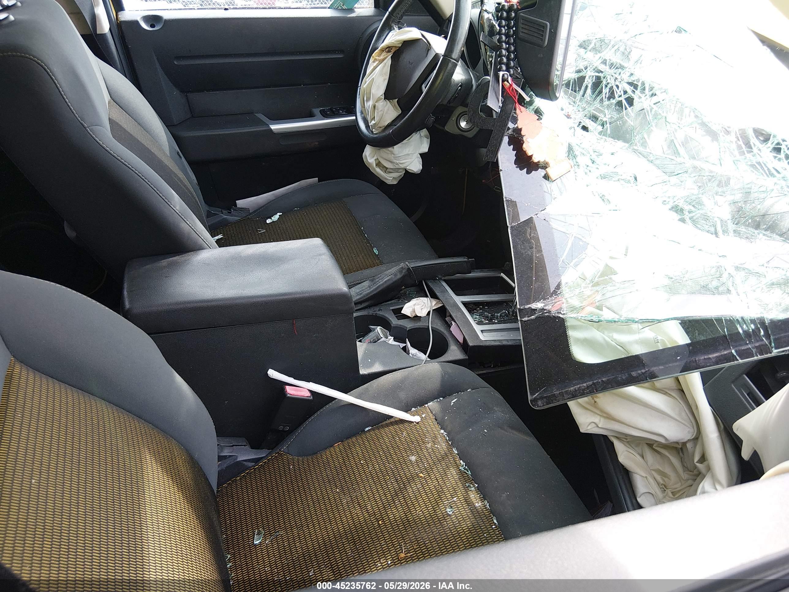 DODGE NITRO image 5