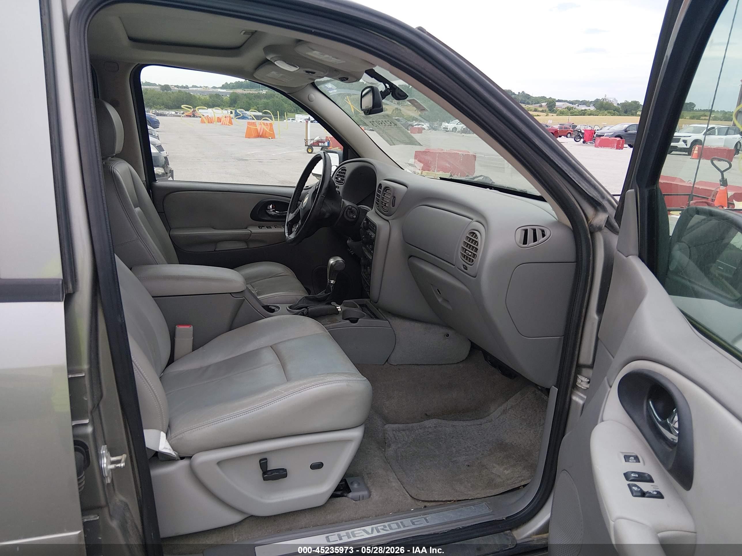 CHEVROLET TRAILBLAZER image 5