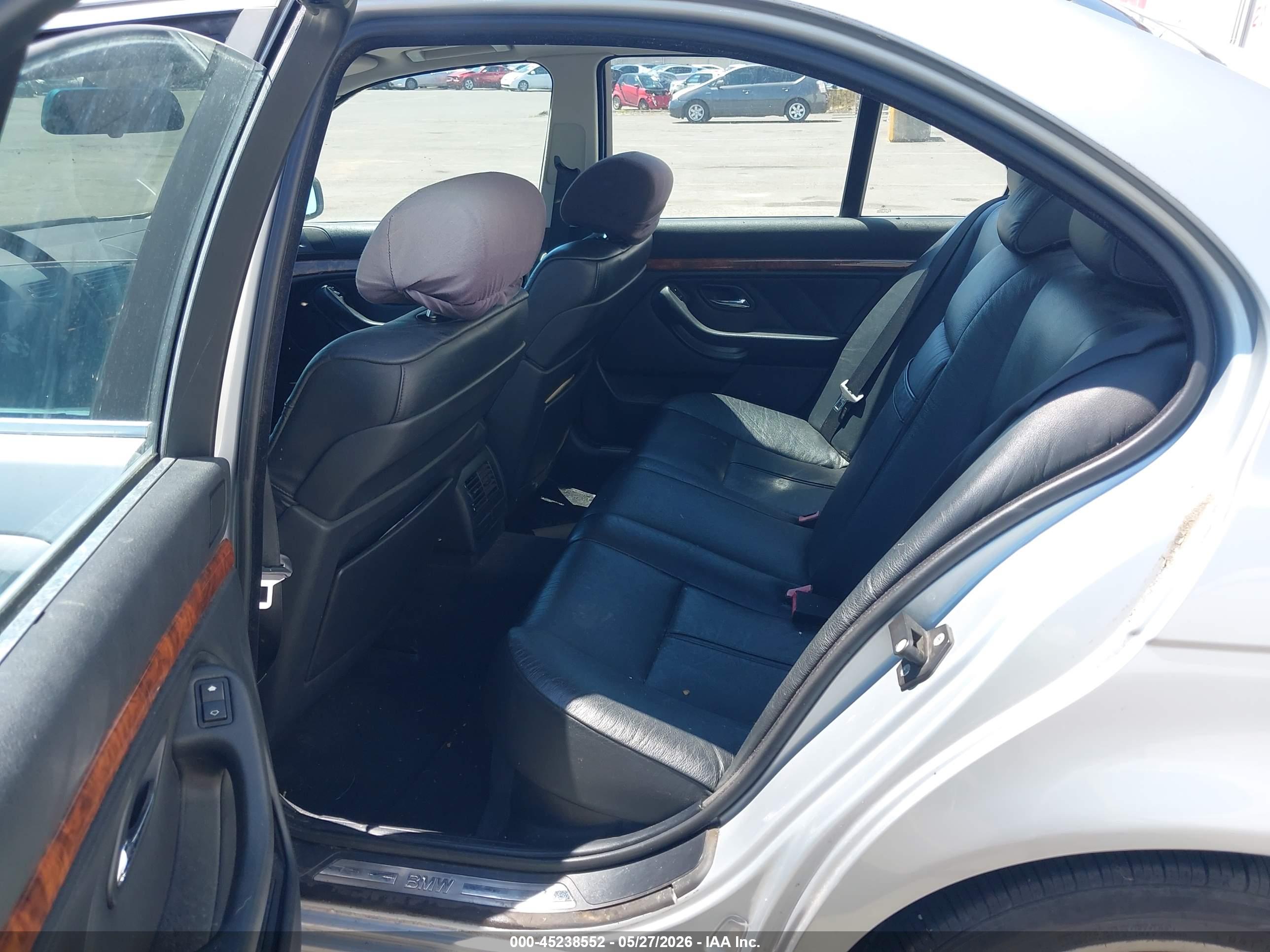 BMW 540IA image 8