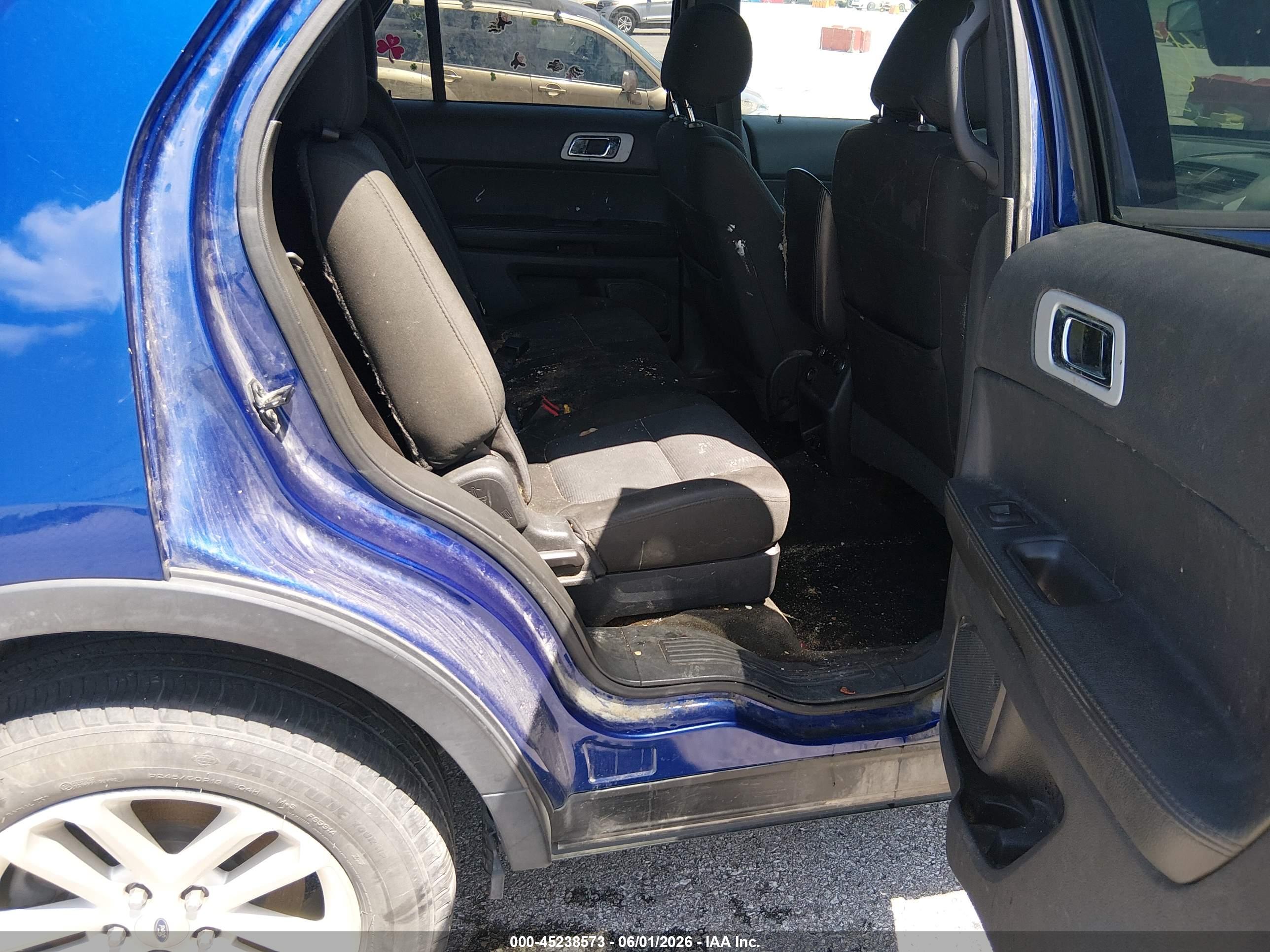 FORD EXPLORER image 8