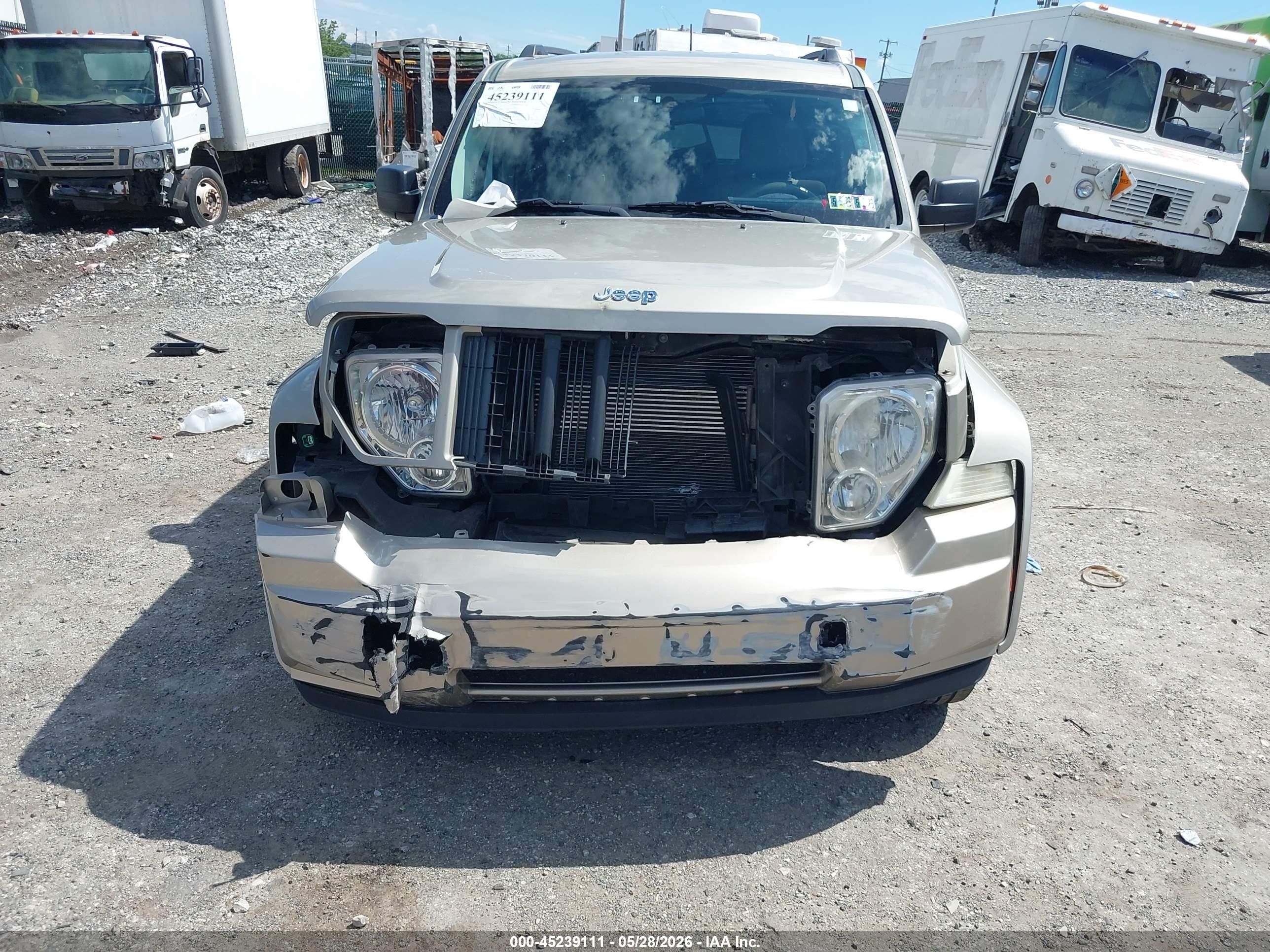 JEEP LIBERTY image 6