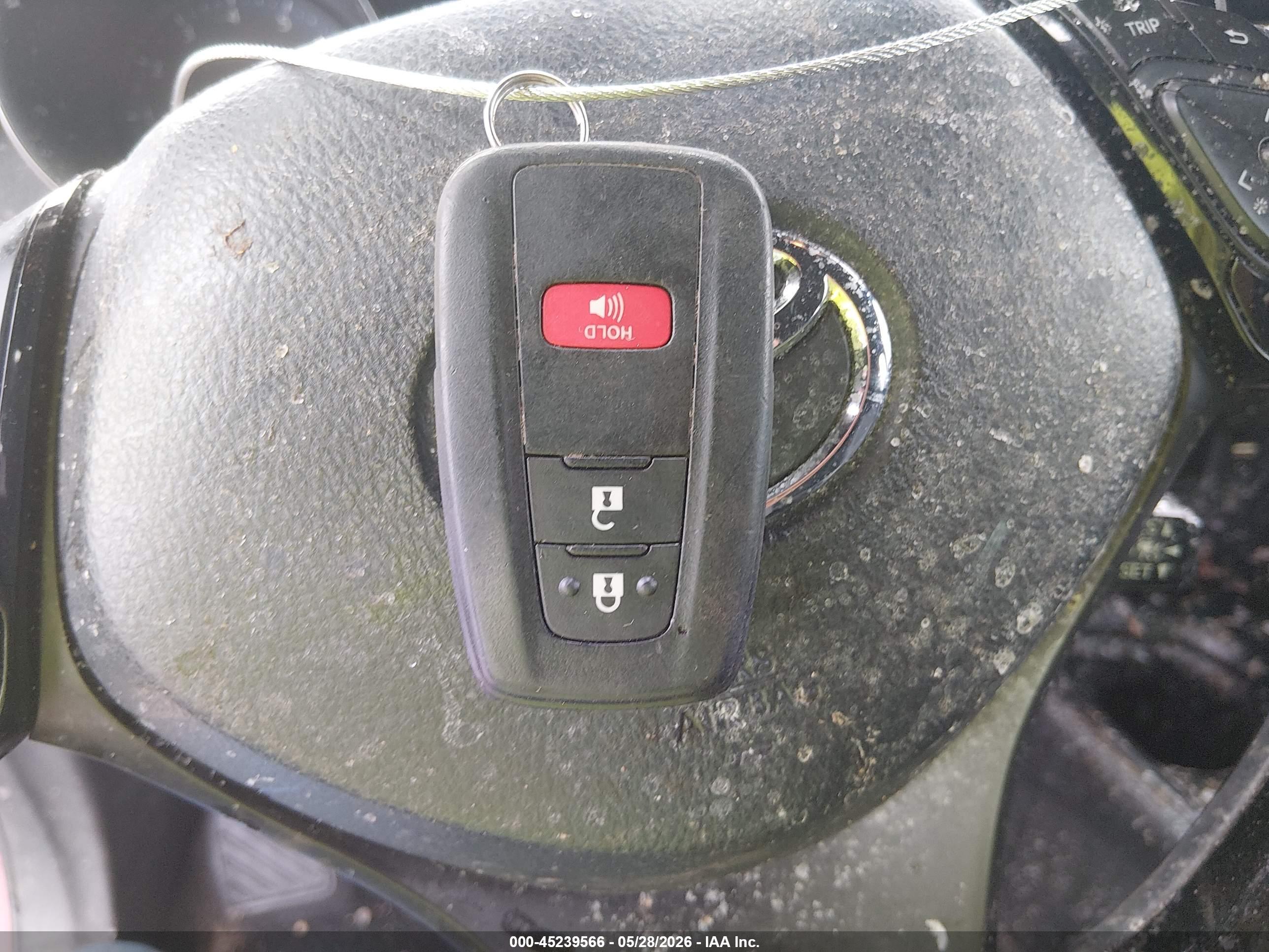 TOYOTA C-HR image 11