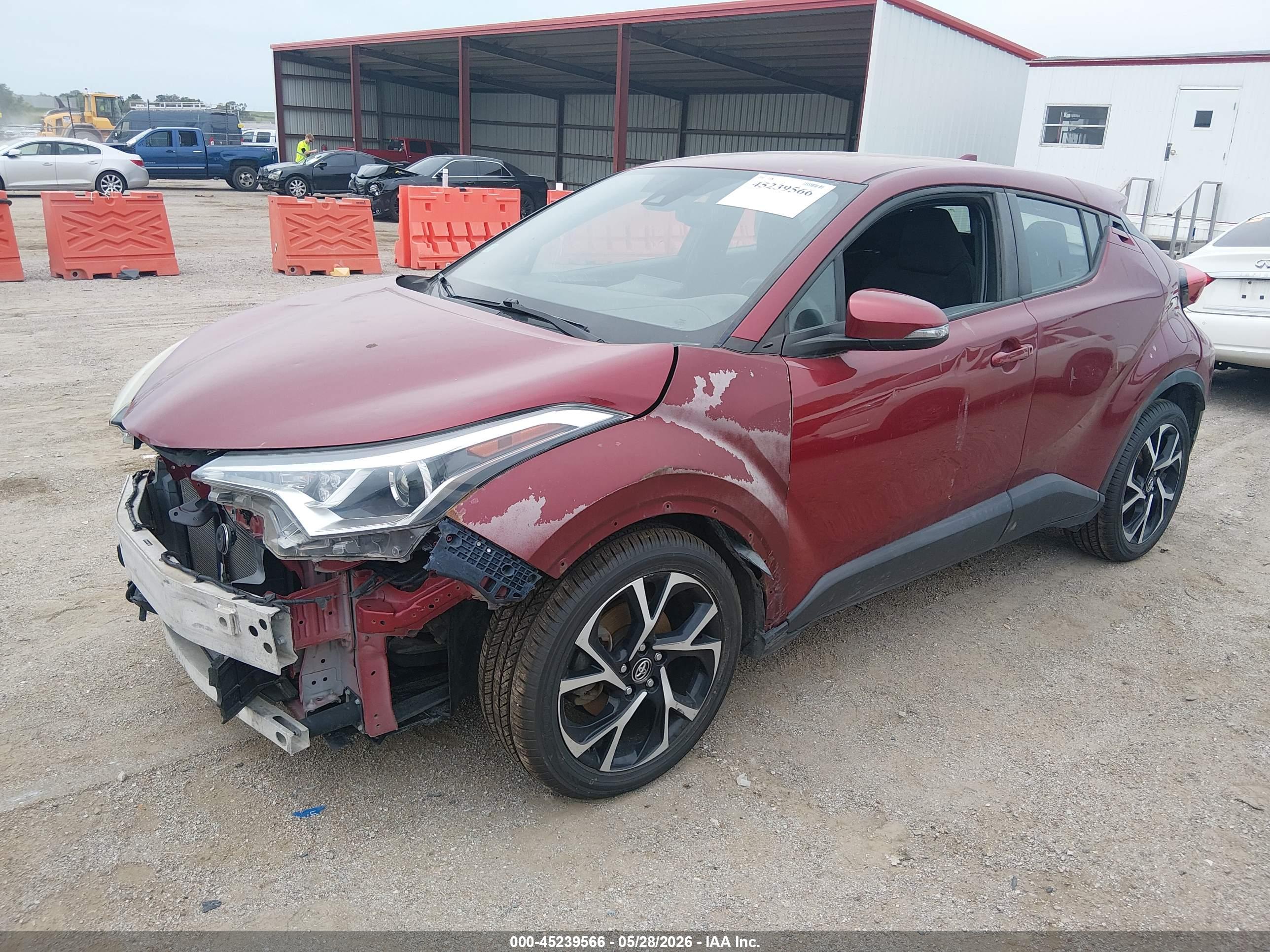 TOYOTA C-HR image 2