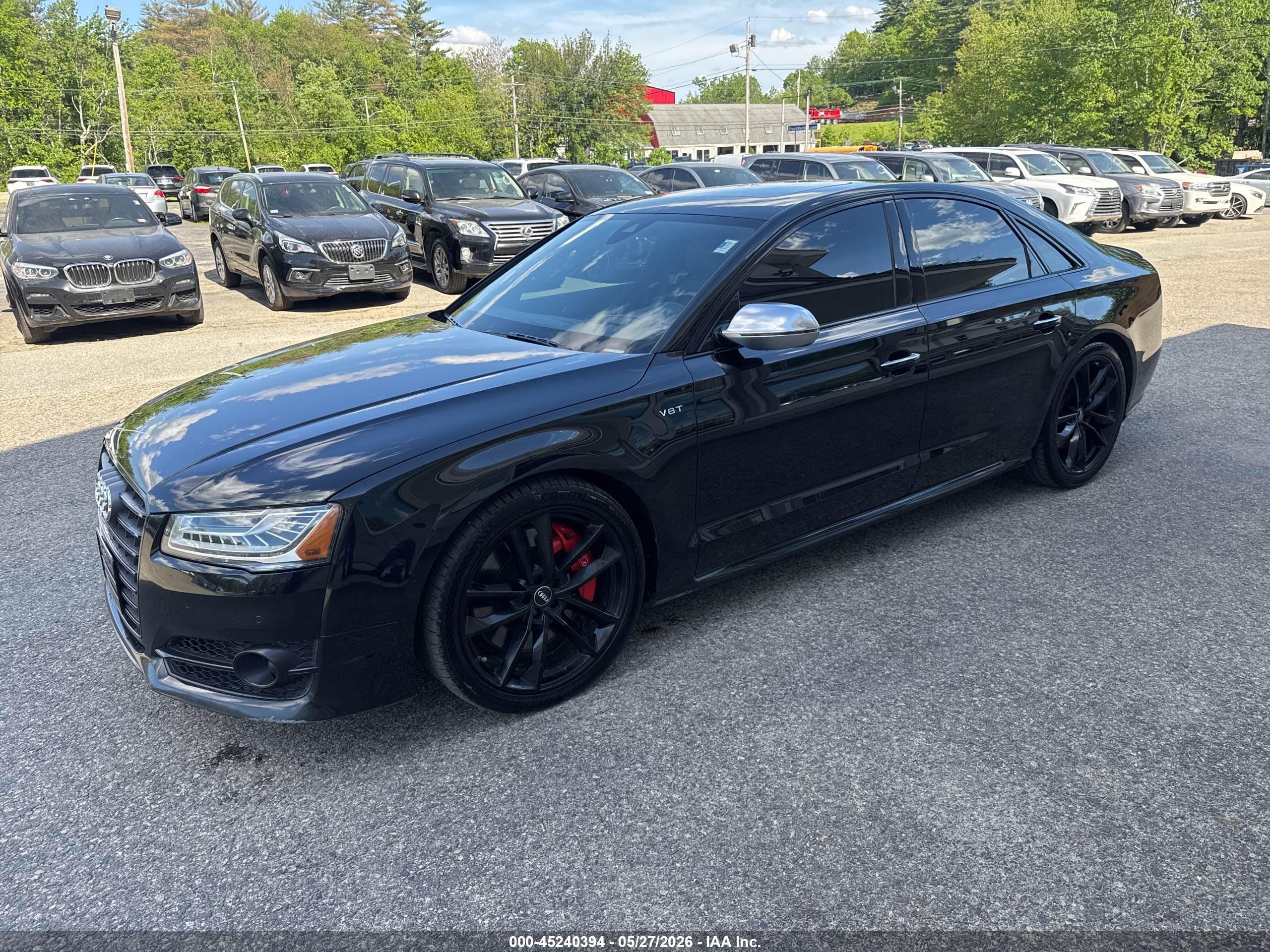 AUDI S8 image 2
