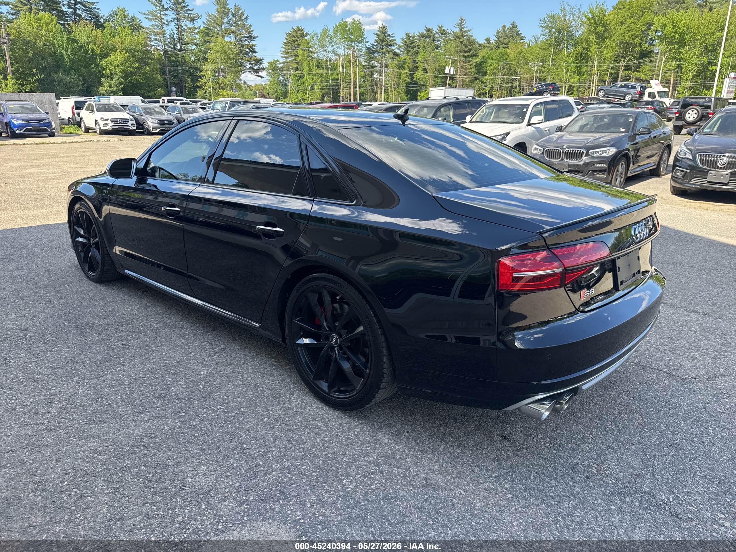 AUDI S8 image 3