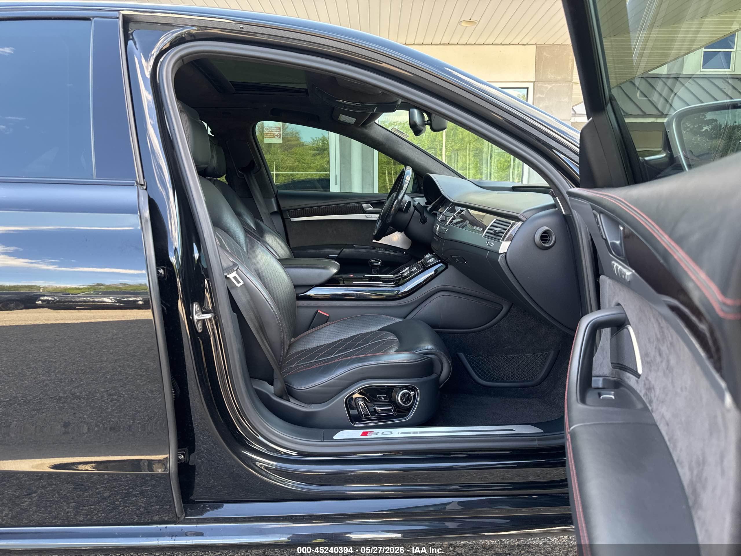 AUDI S8 image 5