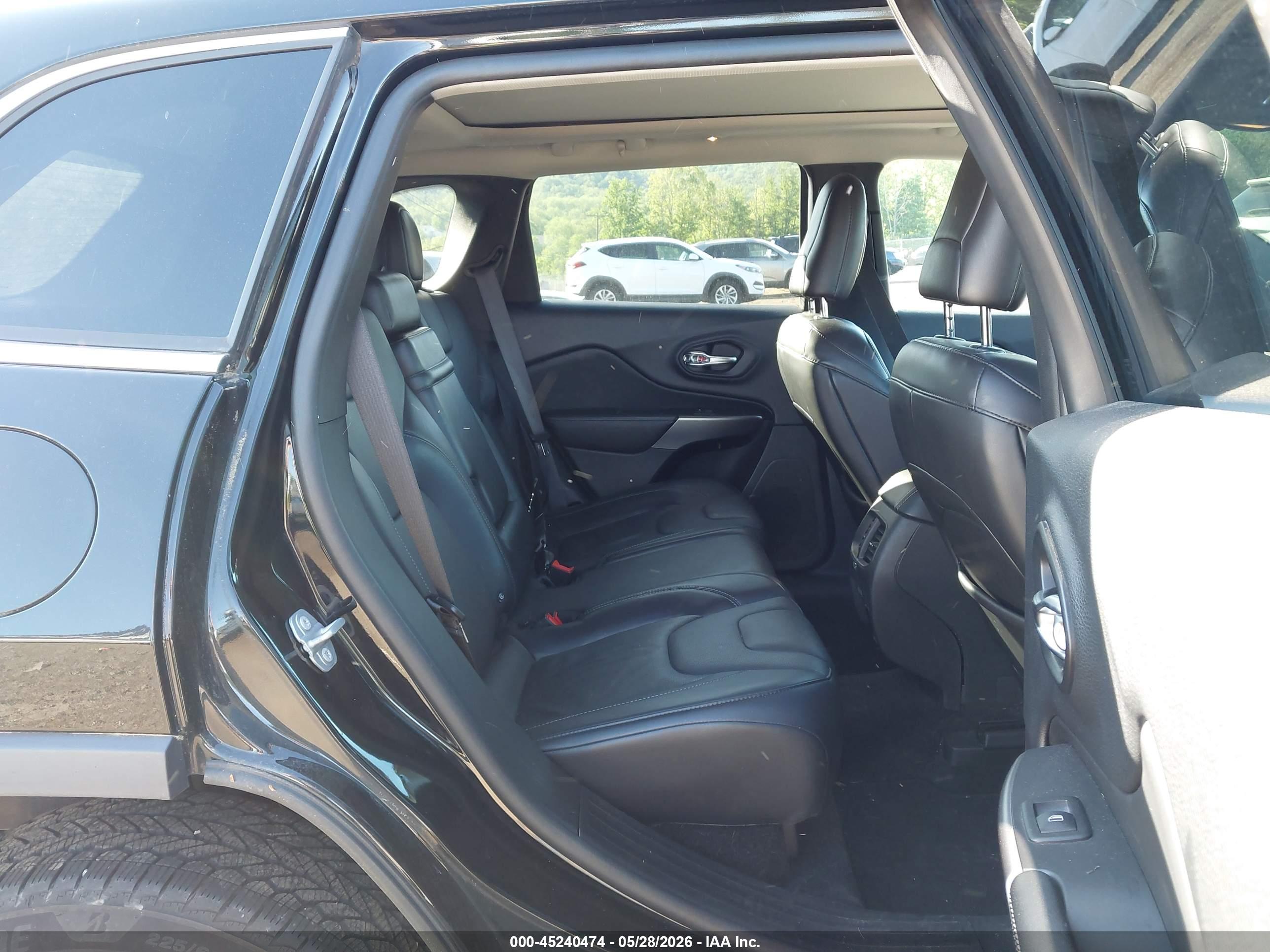 JEEP CHEROKEE image 8