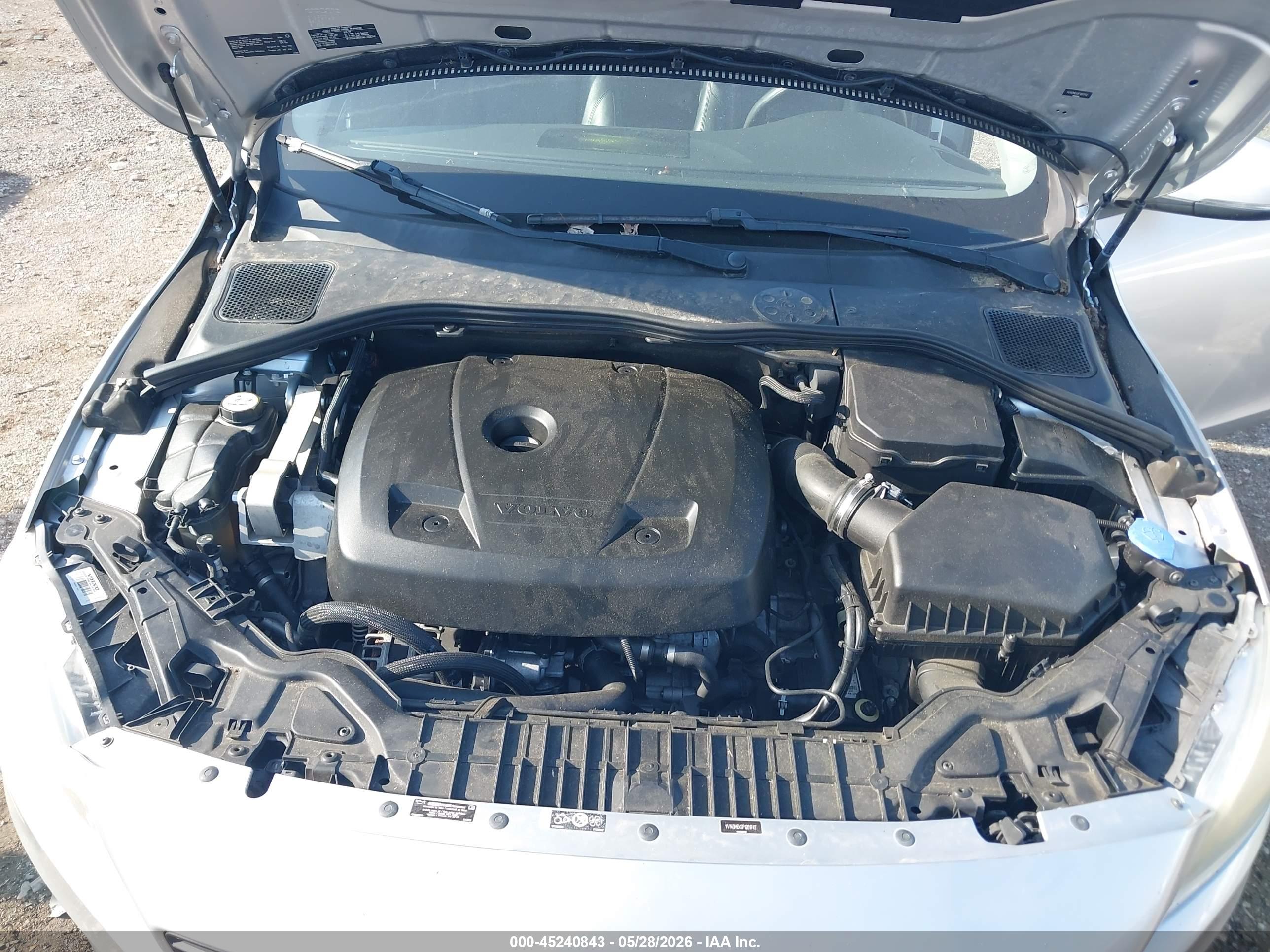 VOLVO V60 image 10