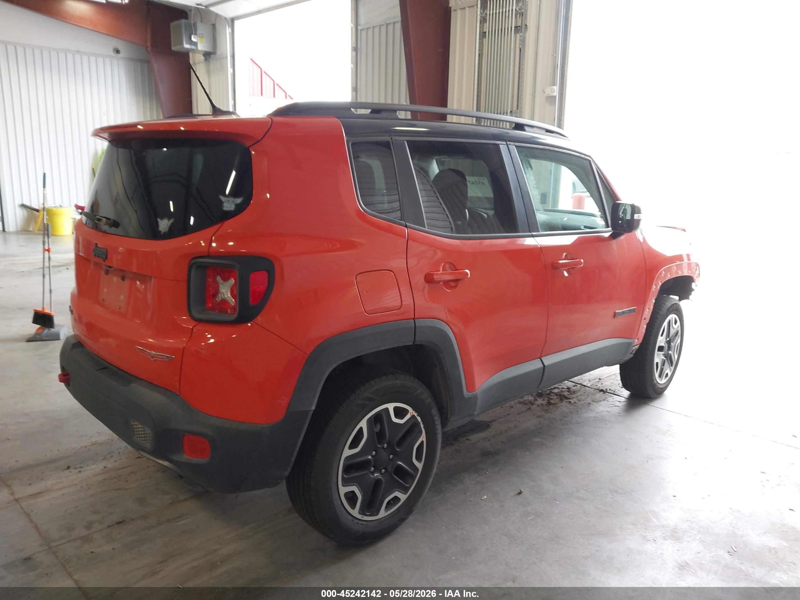 JEEP RENEGADE image 4