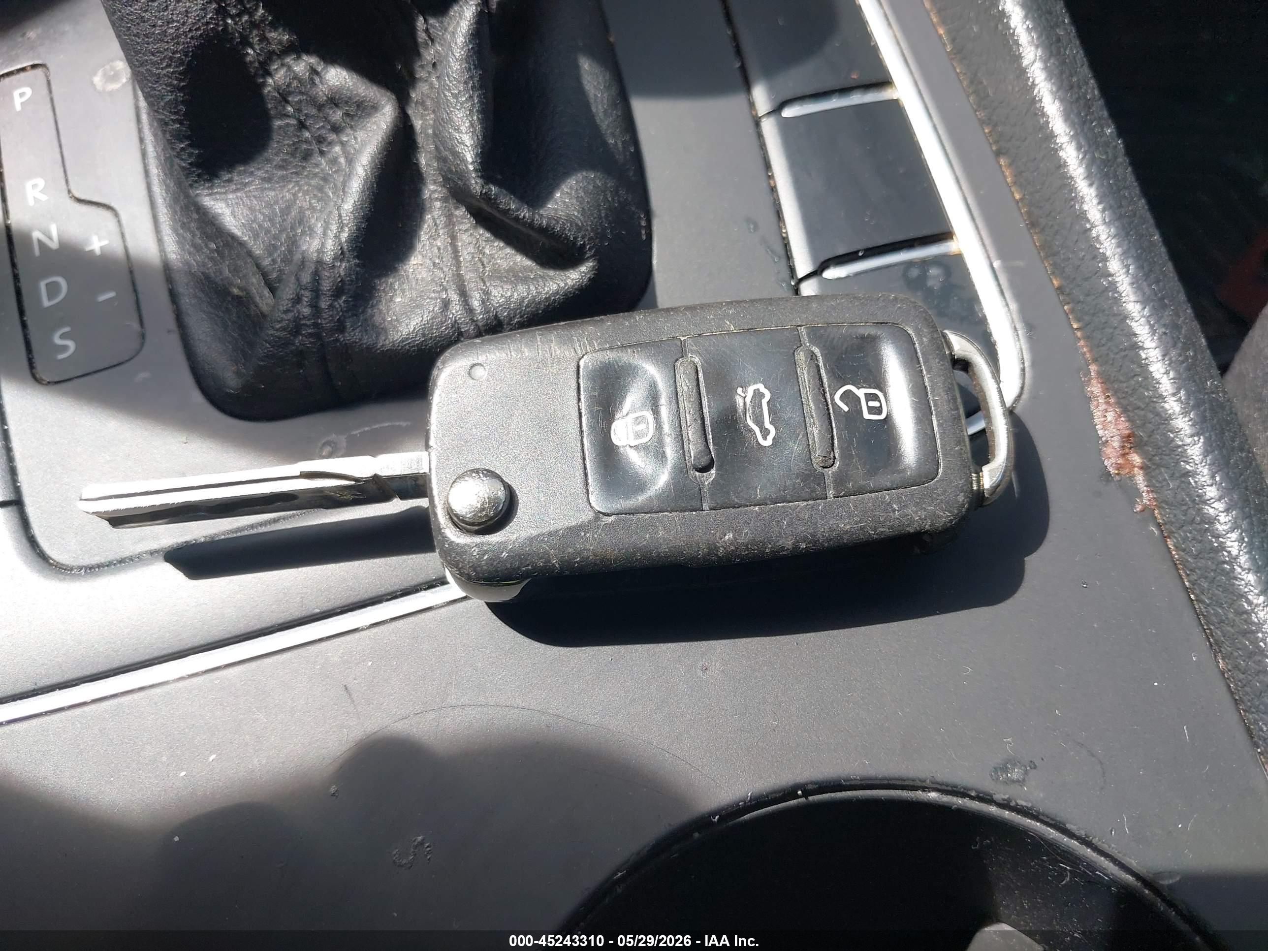 VOLKSWAGEN PASSAT image 11