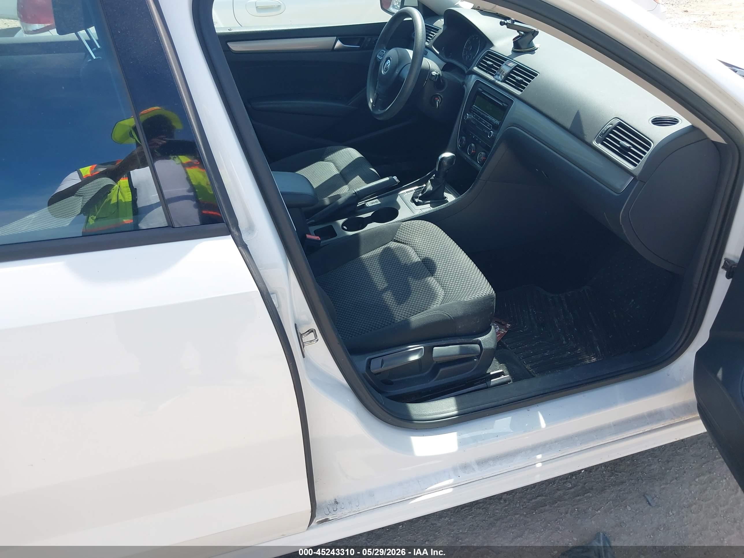 VOLKSWAGEN PASSAT image 5
