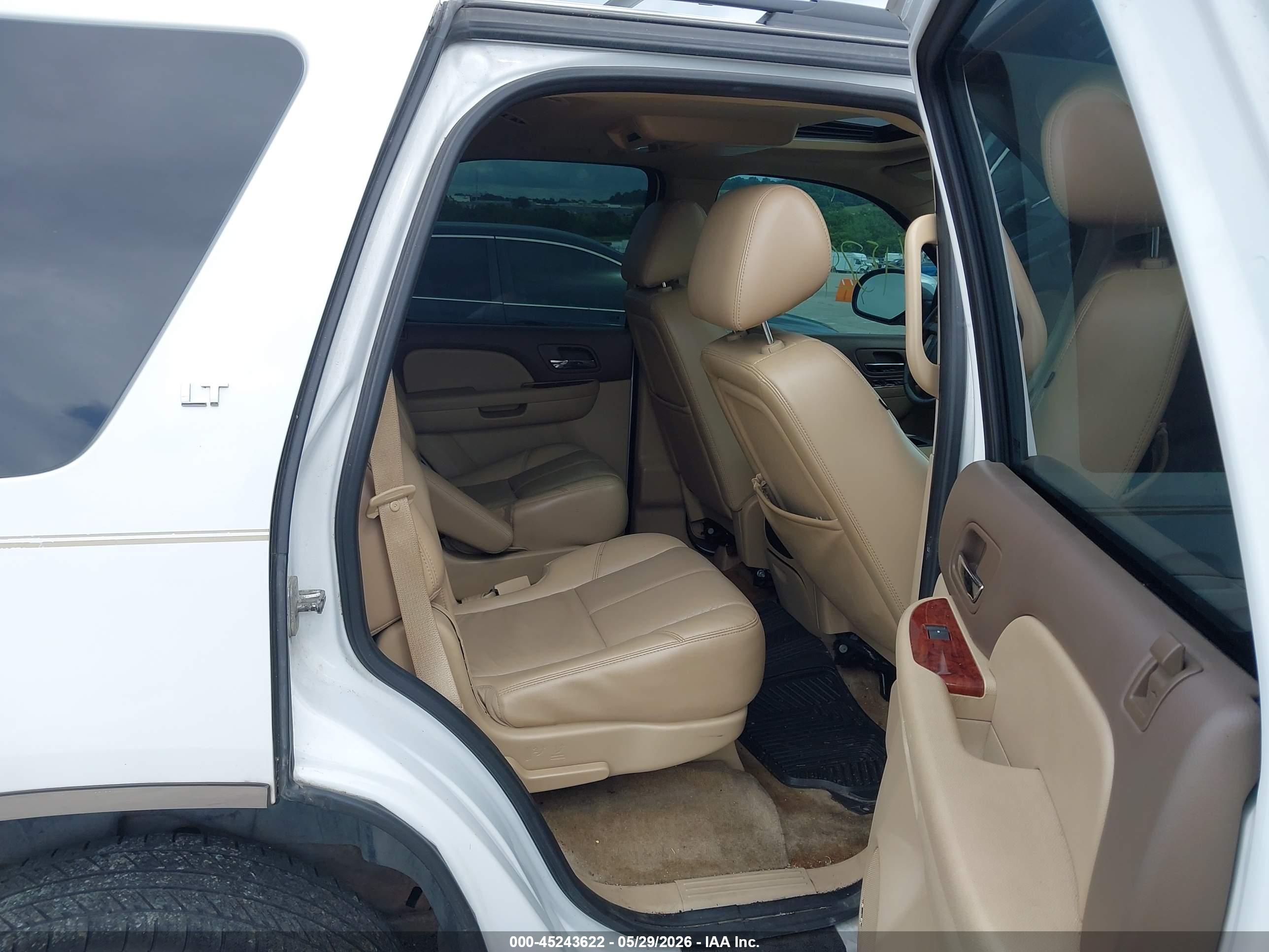 CHEVROLET TAHOE image 8