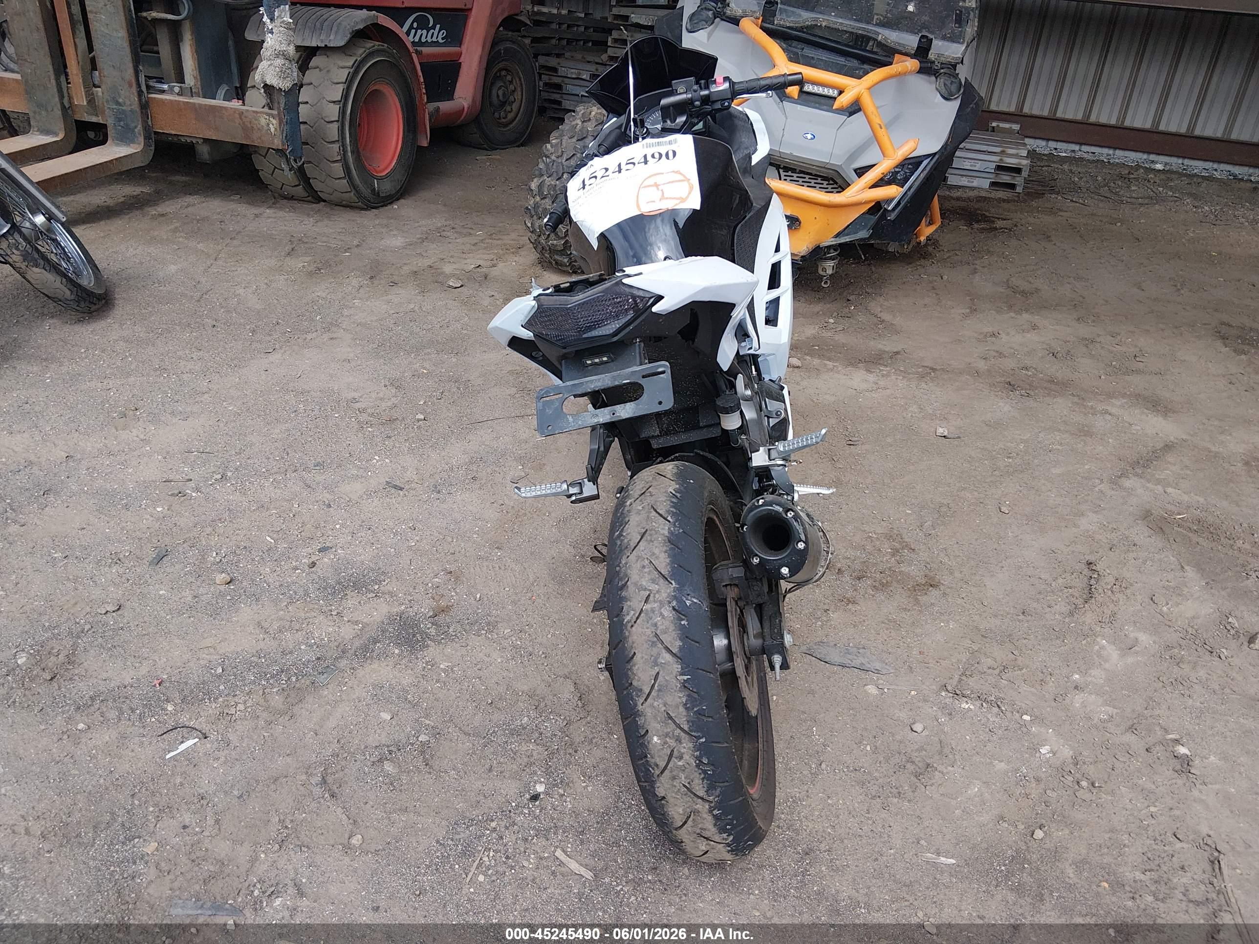 KAWASAKI EX300 image 6