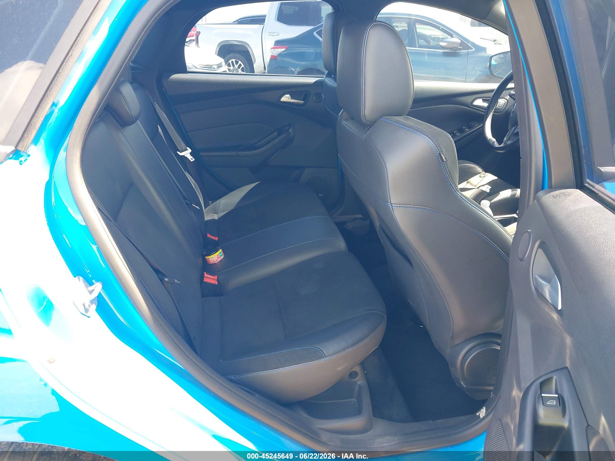 FORD FOCUS image 8