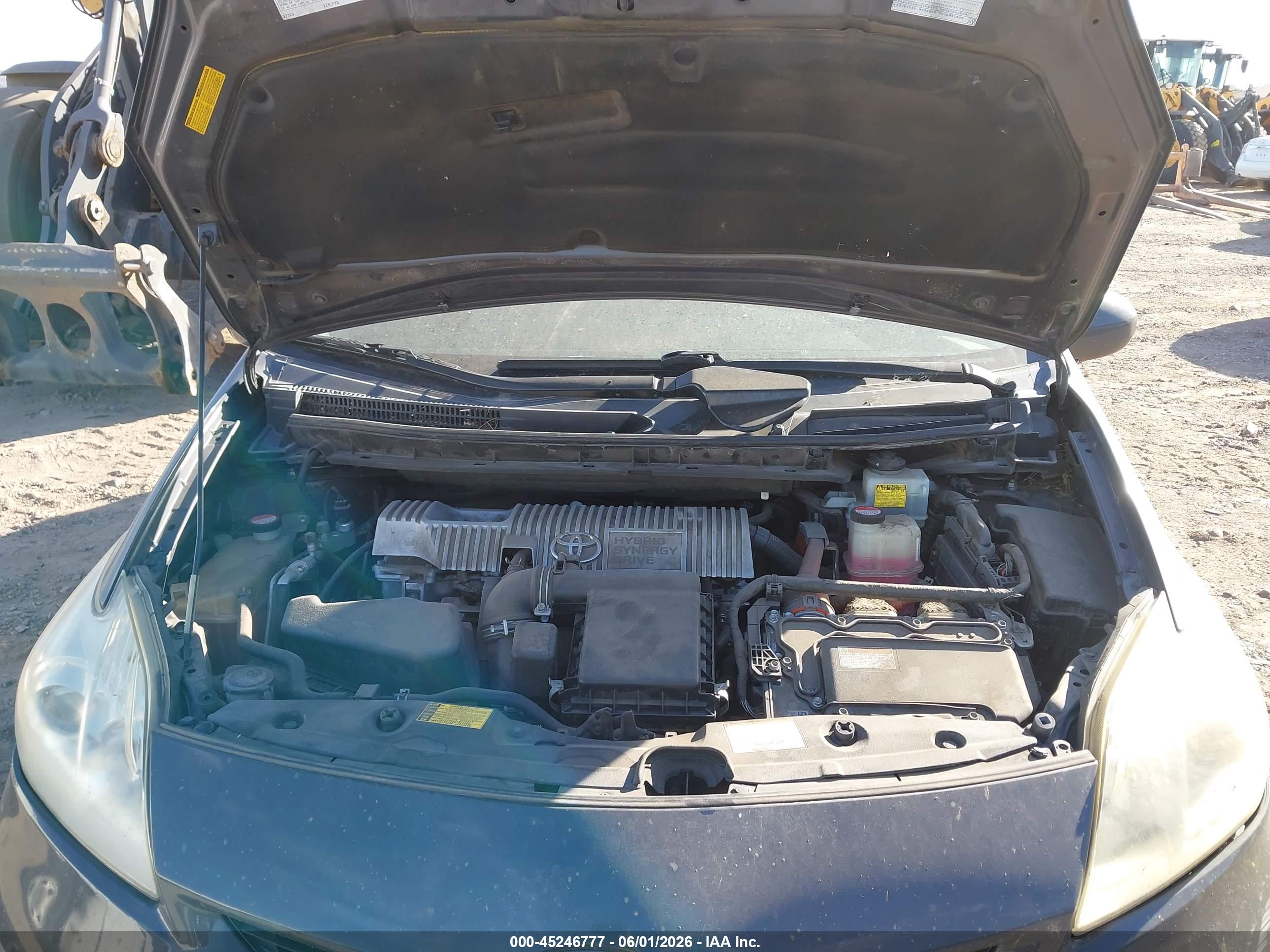 TOYOTA PRIUS image 10