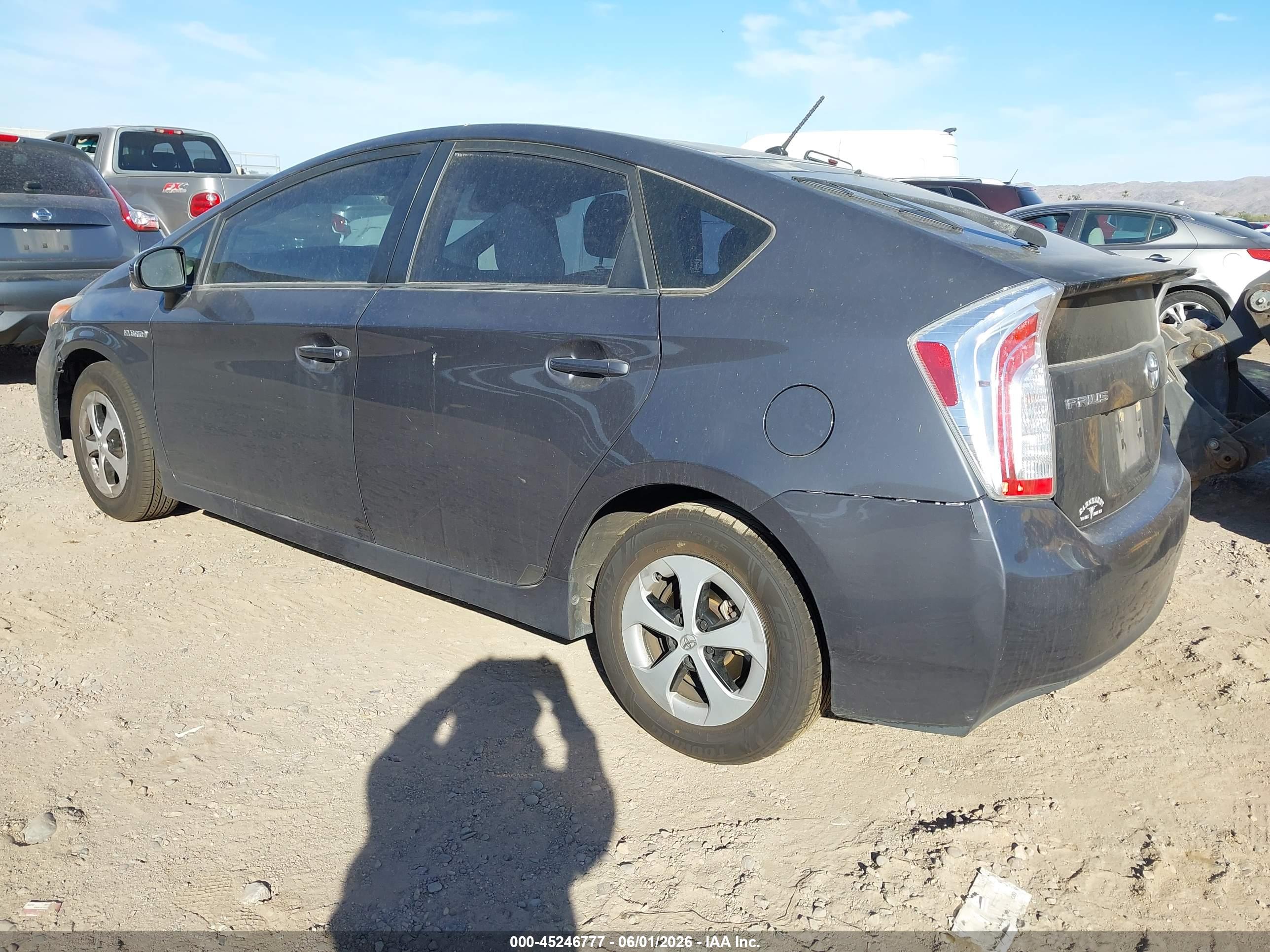 TOYOTA PRIUS image 3