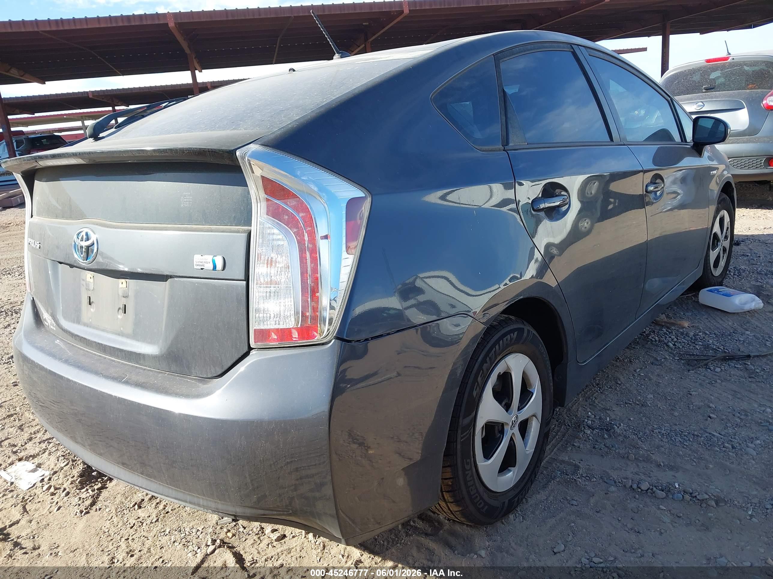 TOYOTA PRIUS image 4