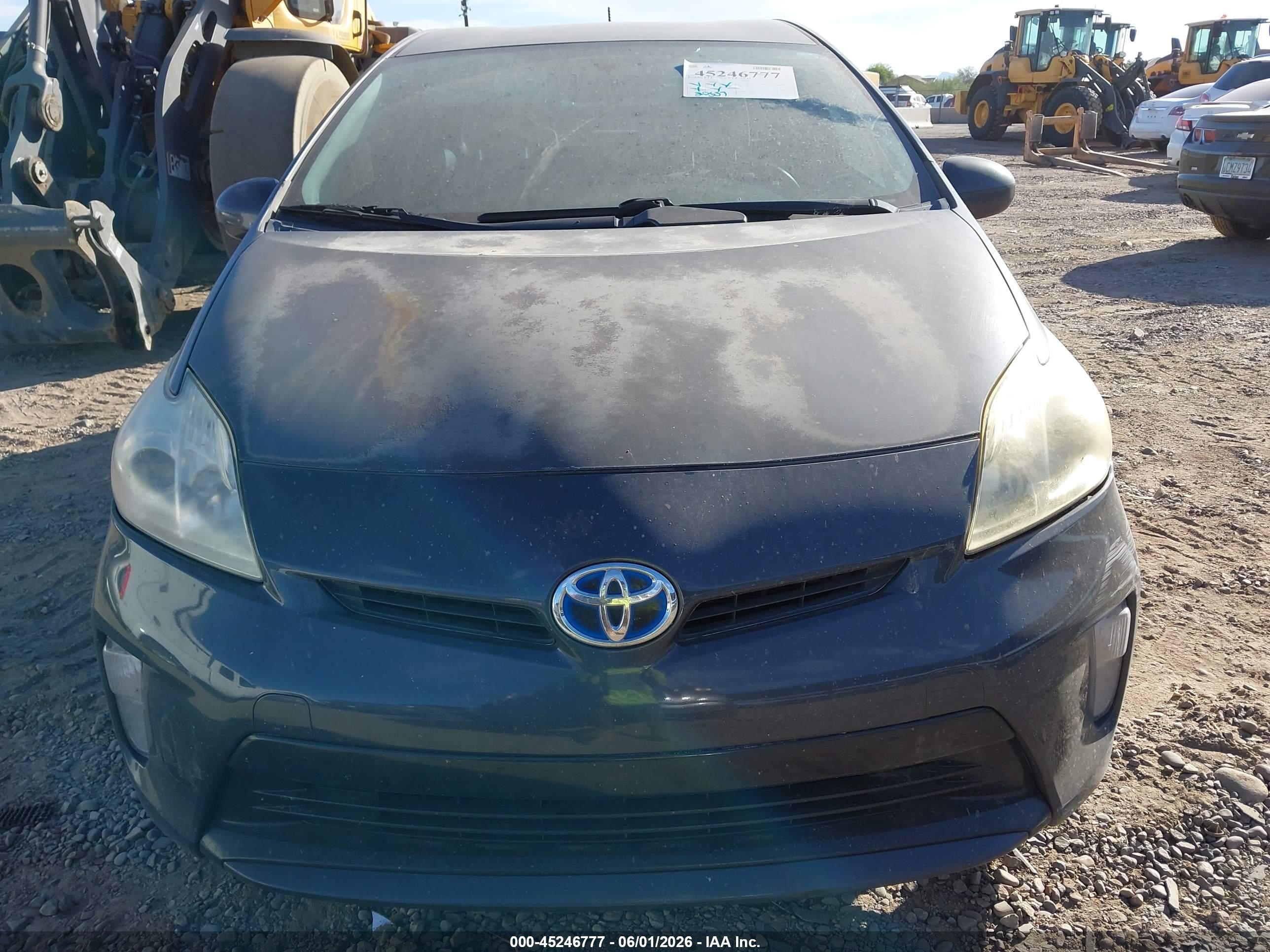 TOYOTA PRIUS image 6