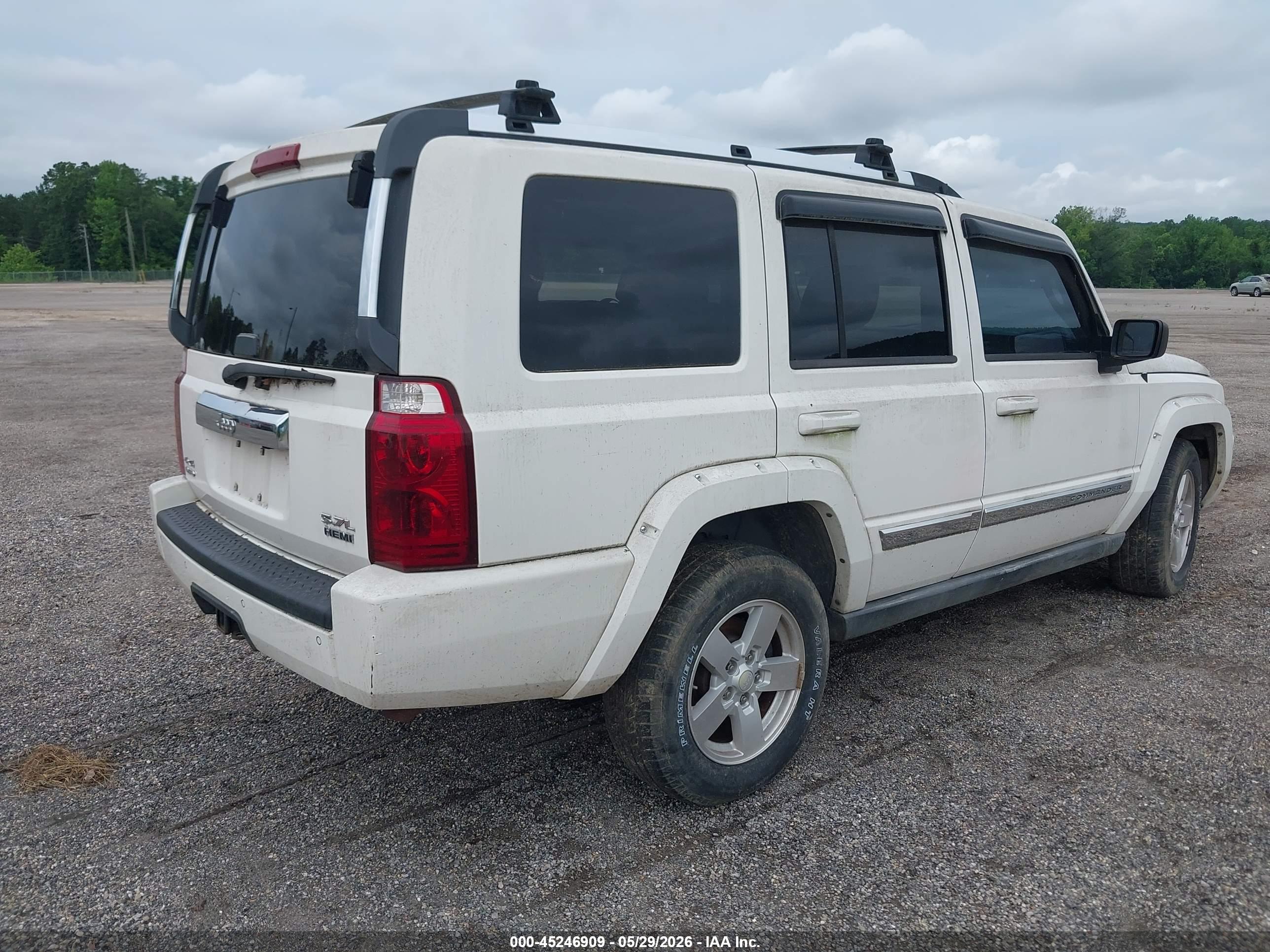 JEEP COMMANDER image 4