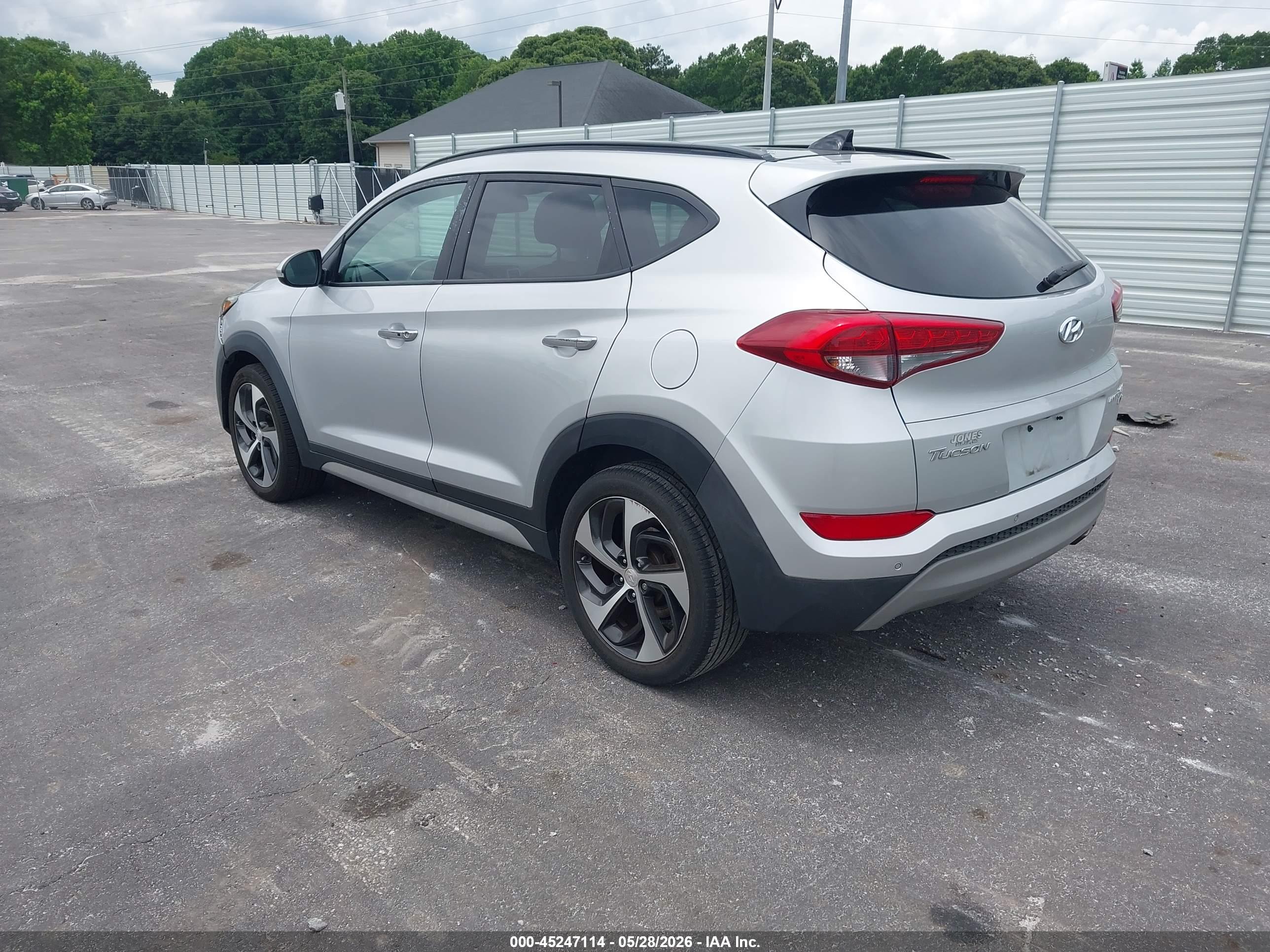 HYUNDAI TUCSON image 3