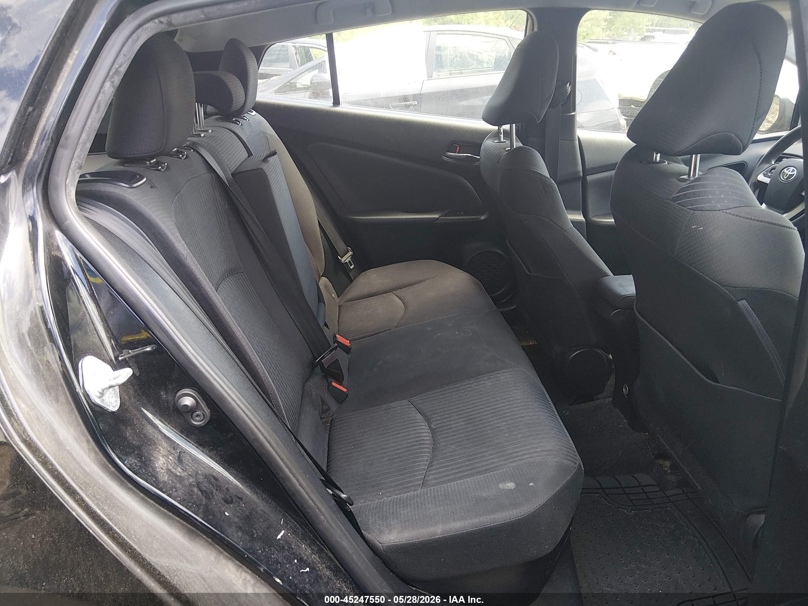 TOYOTA PRIUS image 8