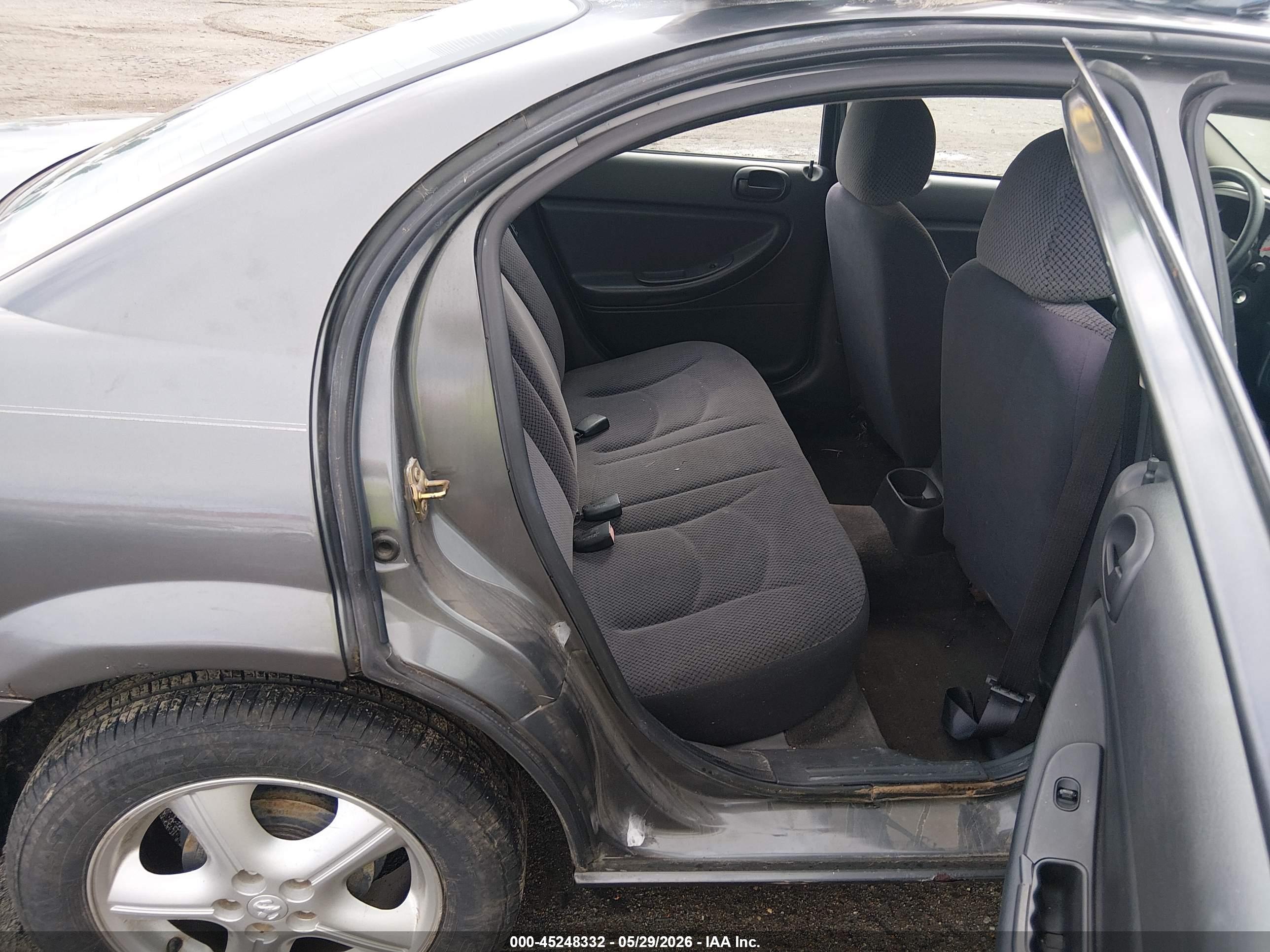 DODGE STRATUS image 8