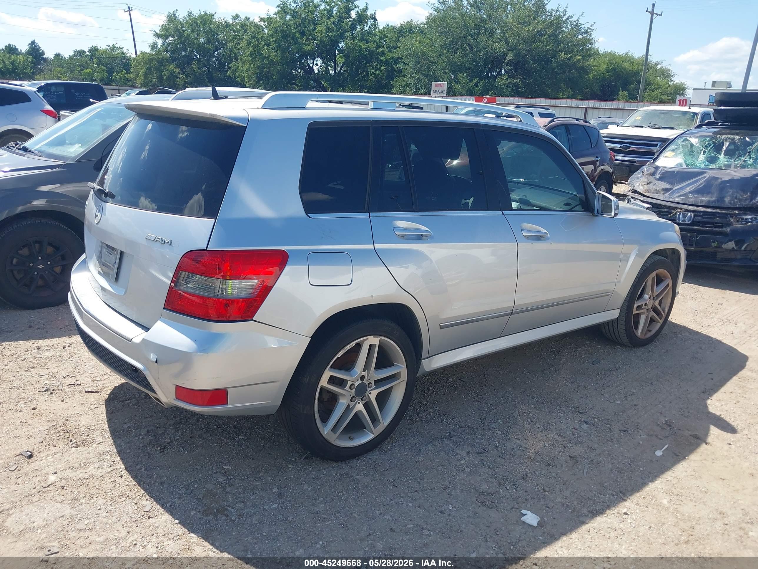 MERCEDES-BENZ GLK image 4