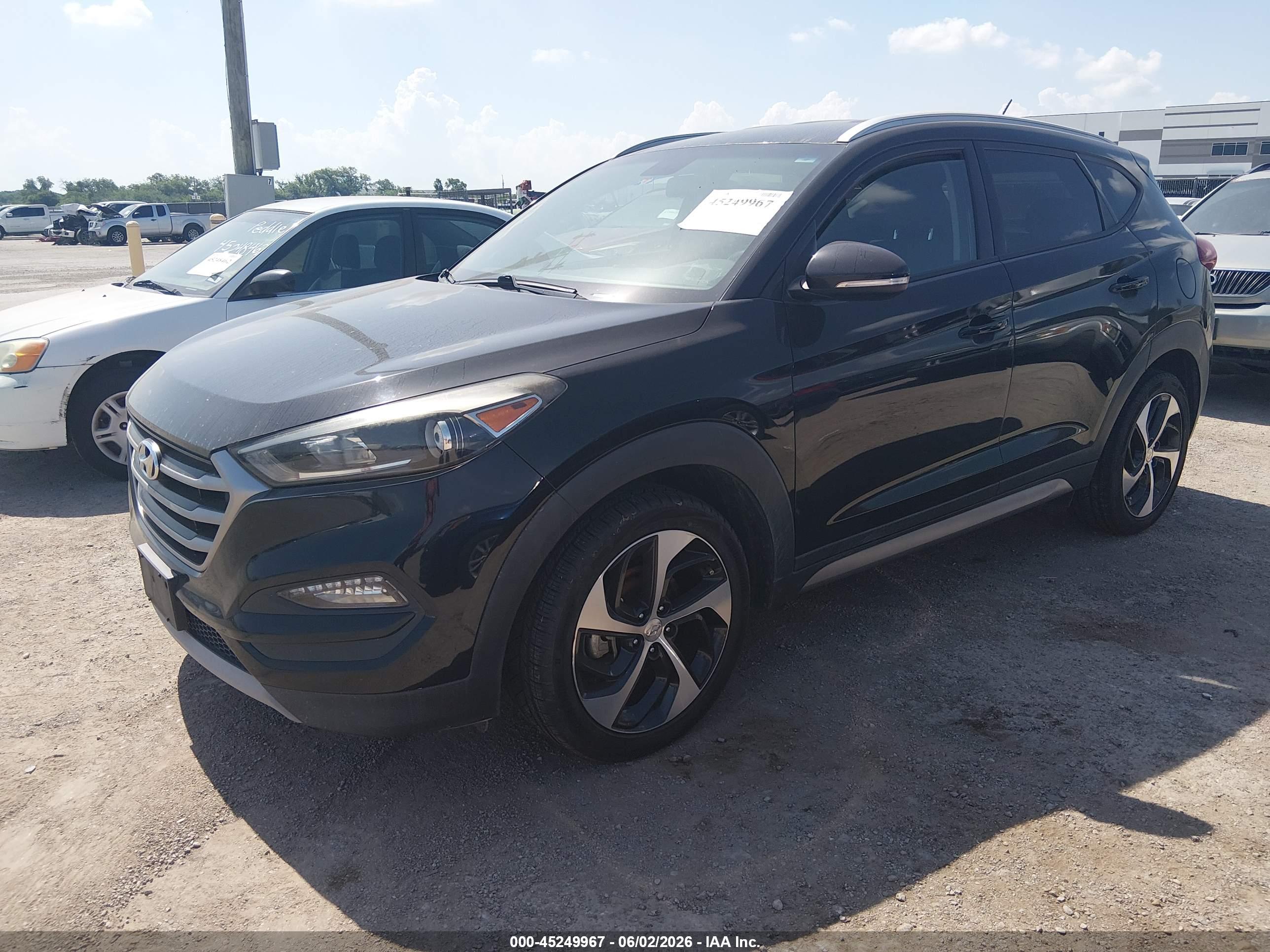 HYUNDAI TUCSON image 2