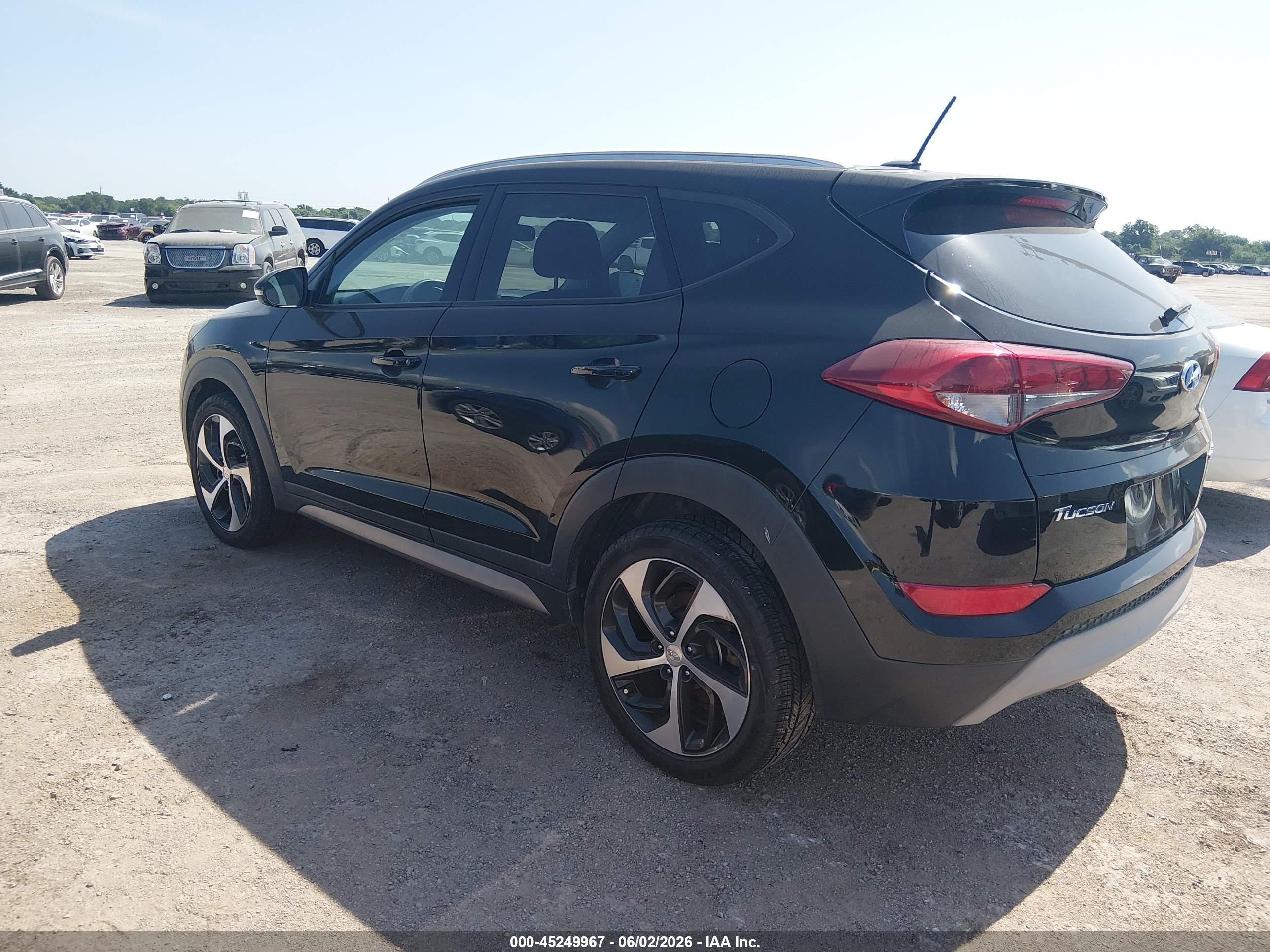 HYUNDAI TUCSON image 3